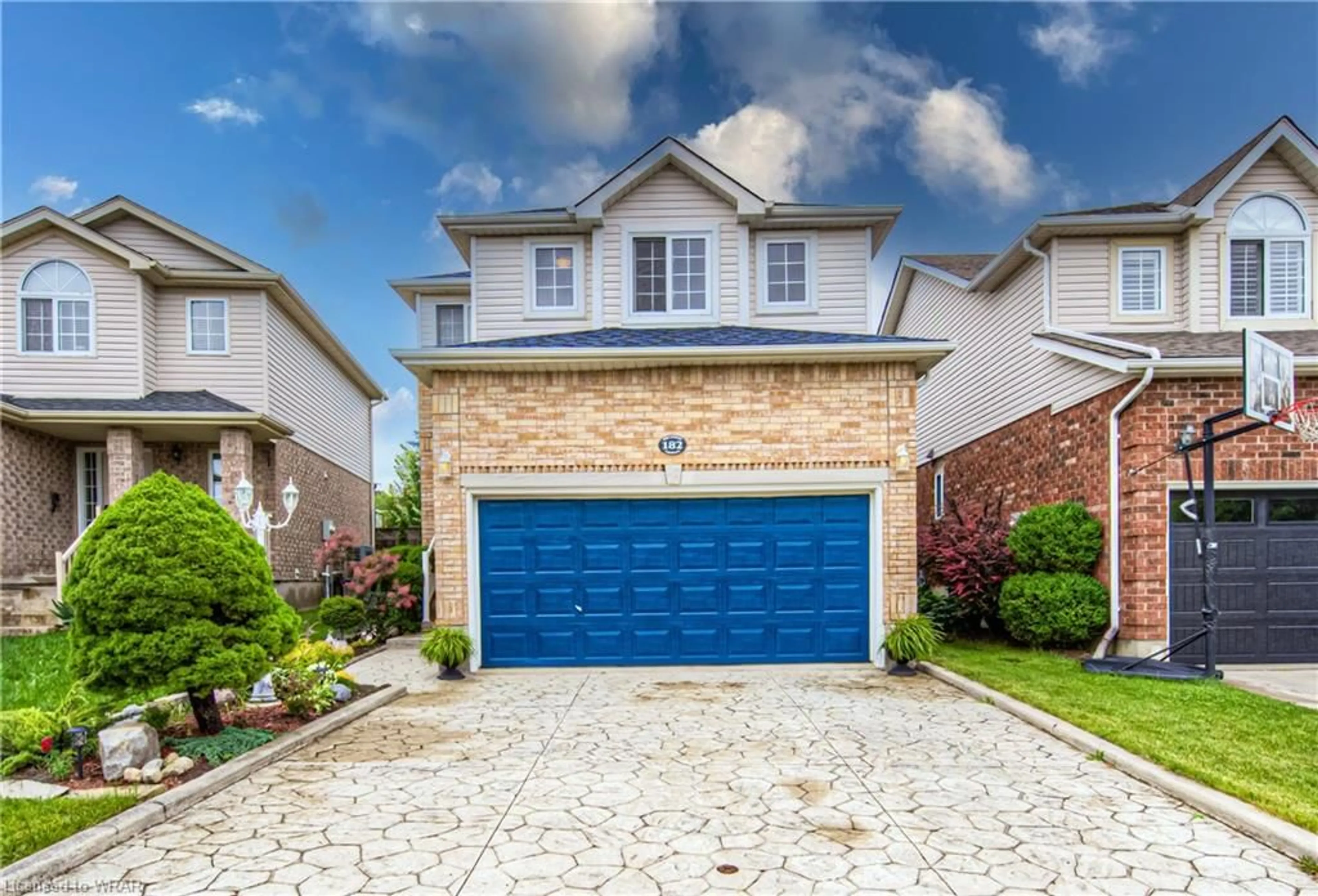 Home with brick exterior material for 182 Hollyridge Cres, Kitchener Ontario N2N 3N4