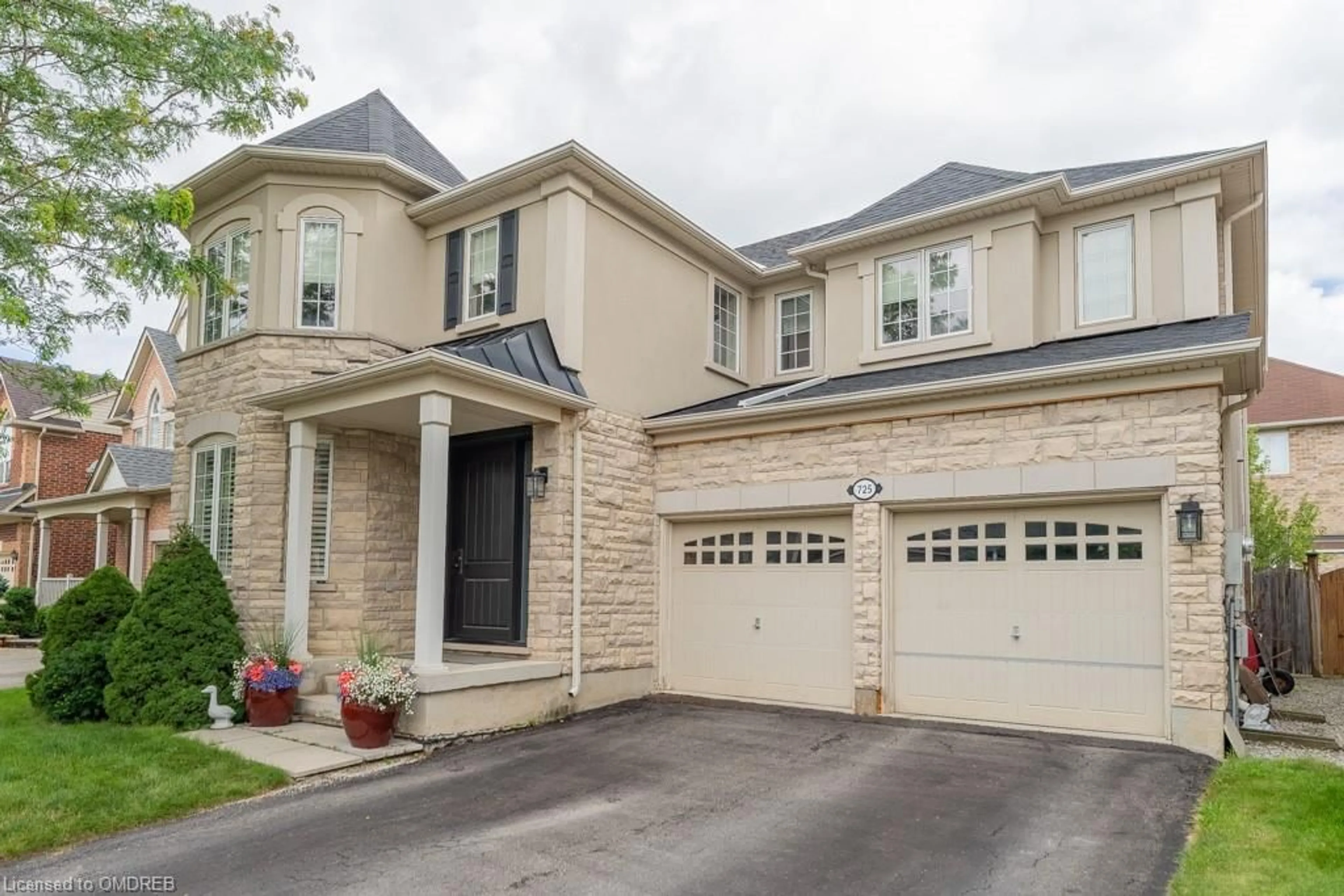 Home with brick exterior material for 725 Switzer Cres, Milton Ontario L9T 0H3