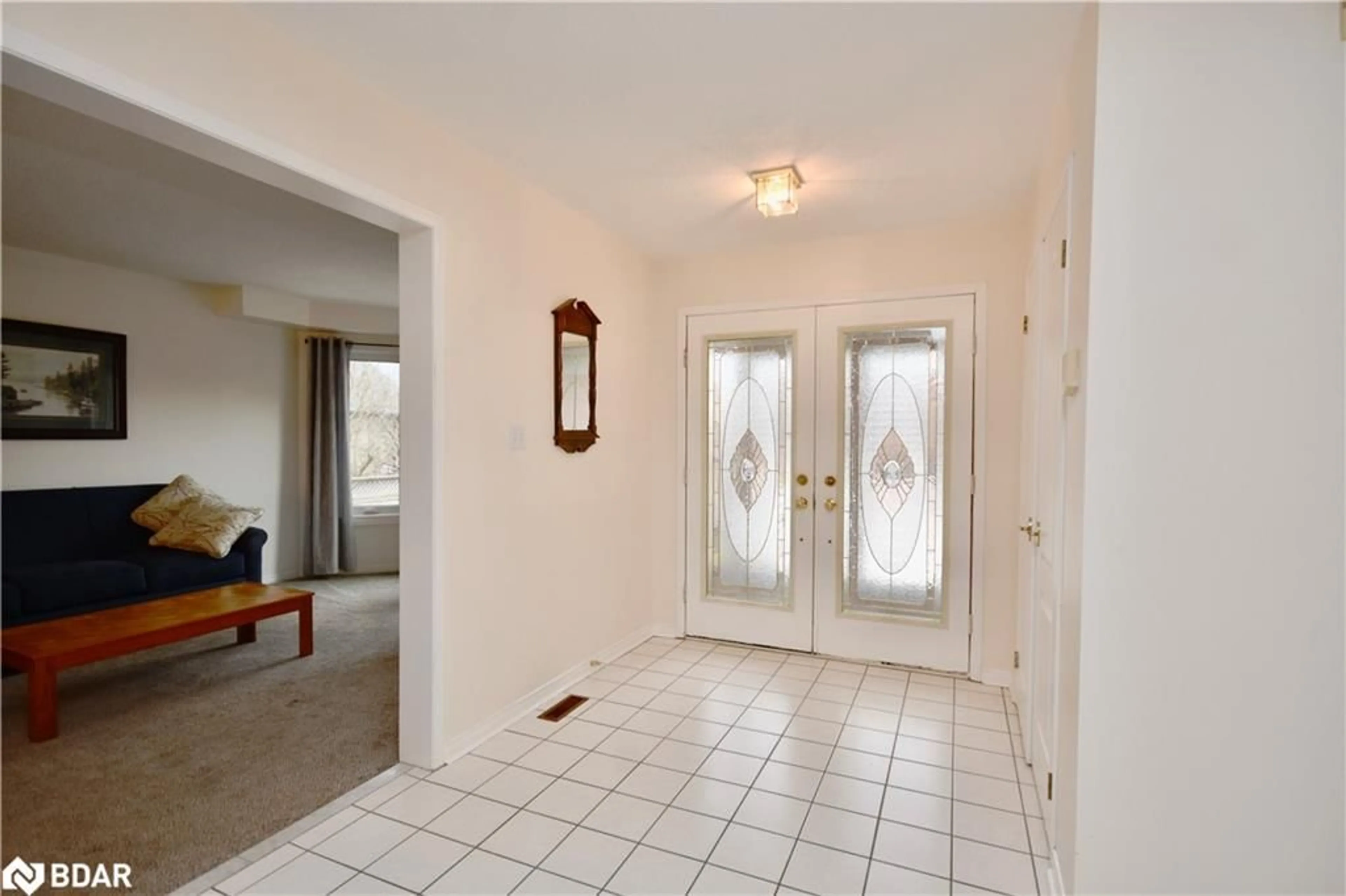 Indoor entryway, wood floors for 3 Stroud Pl, Barrie Ontario L4N 7V4