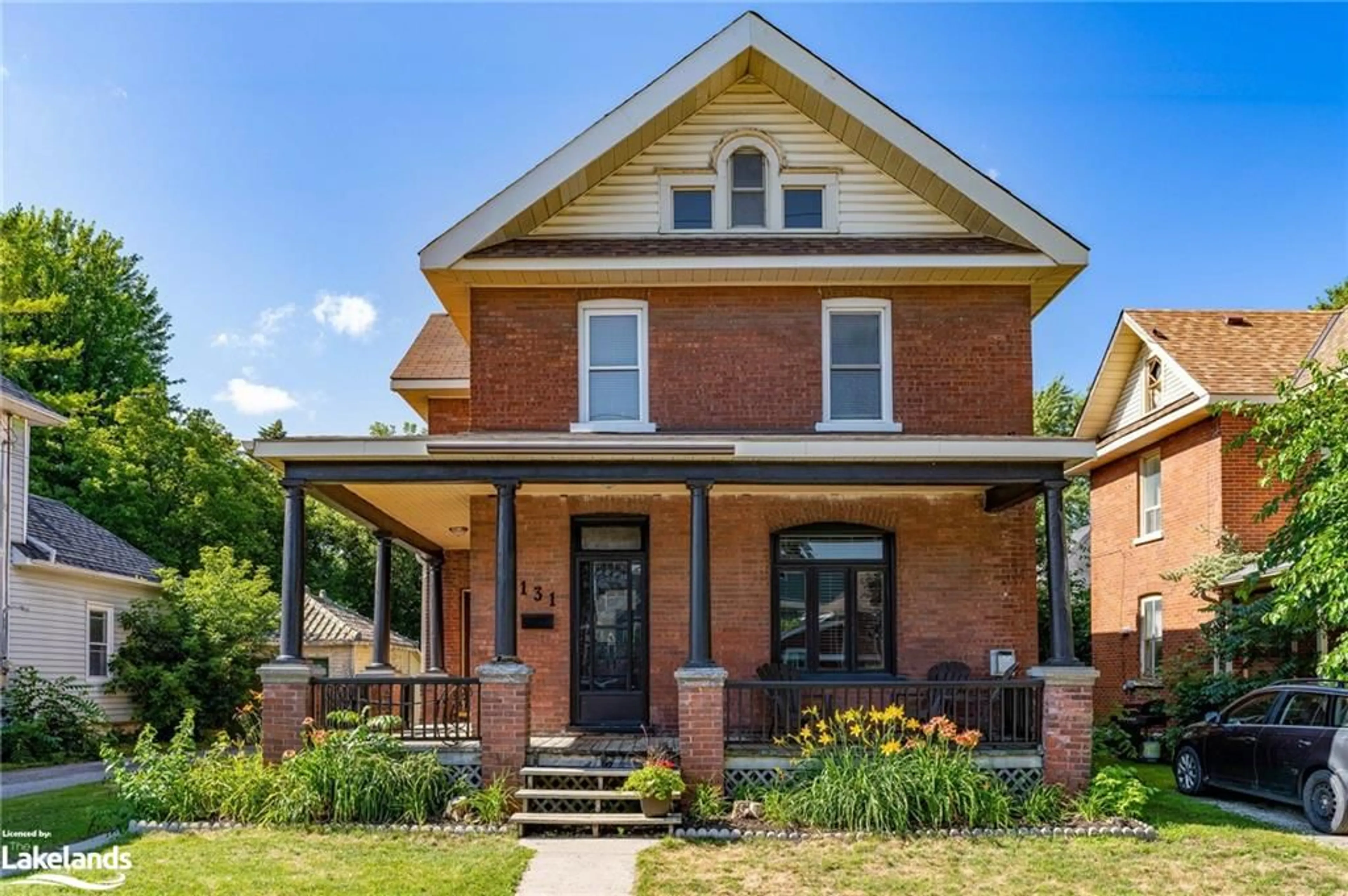 Home with brick exterior material for 131 Fourth St, Collingwood Ontario L9Y 1T6