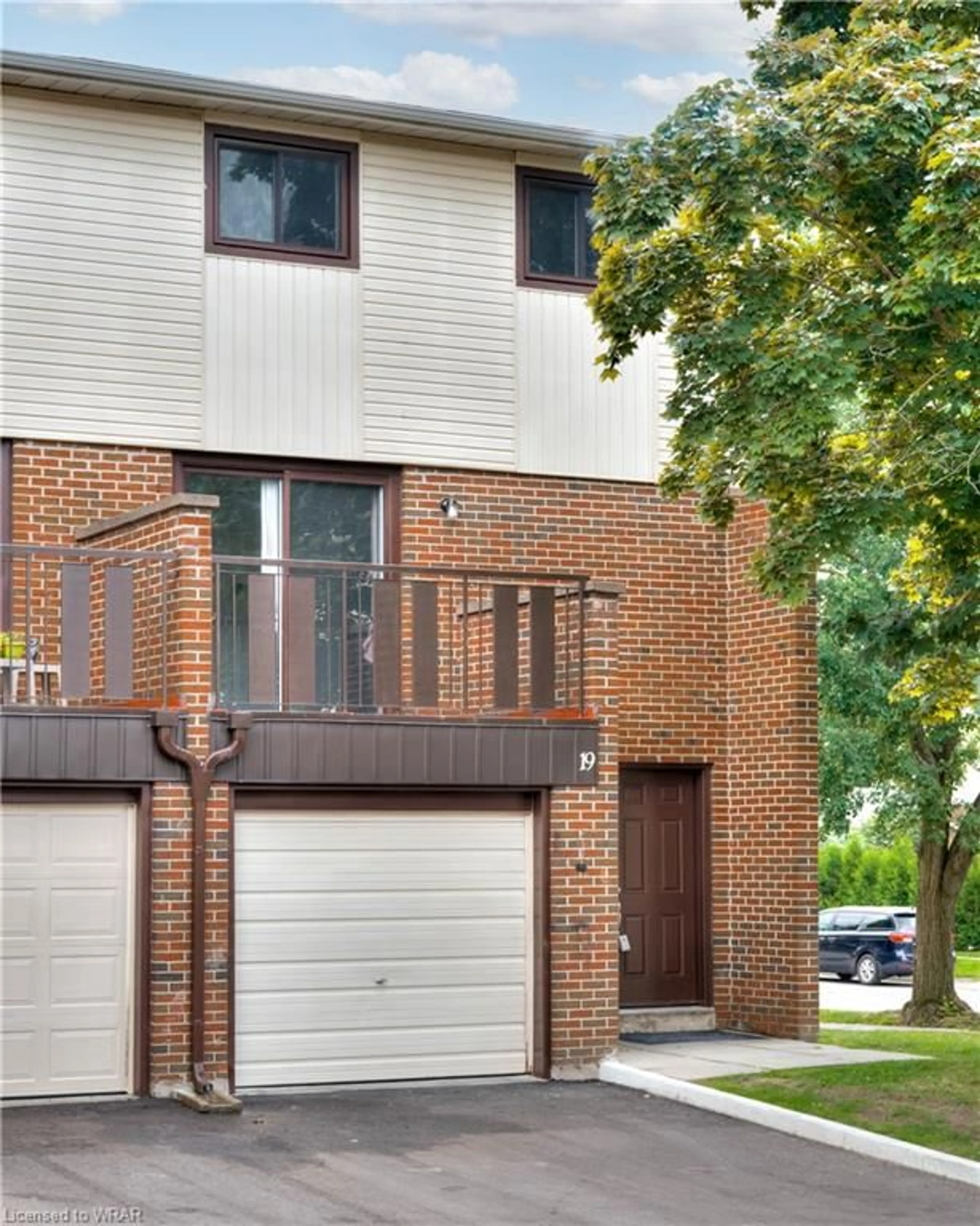 Home with brick exterior material for 190 Grulke St #19, Kitchener Ontario N2A 1T1