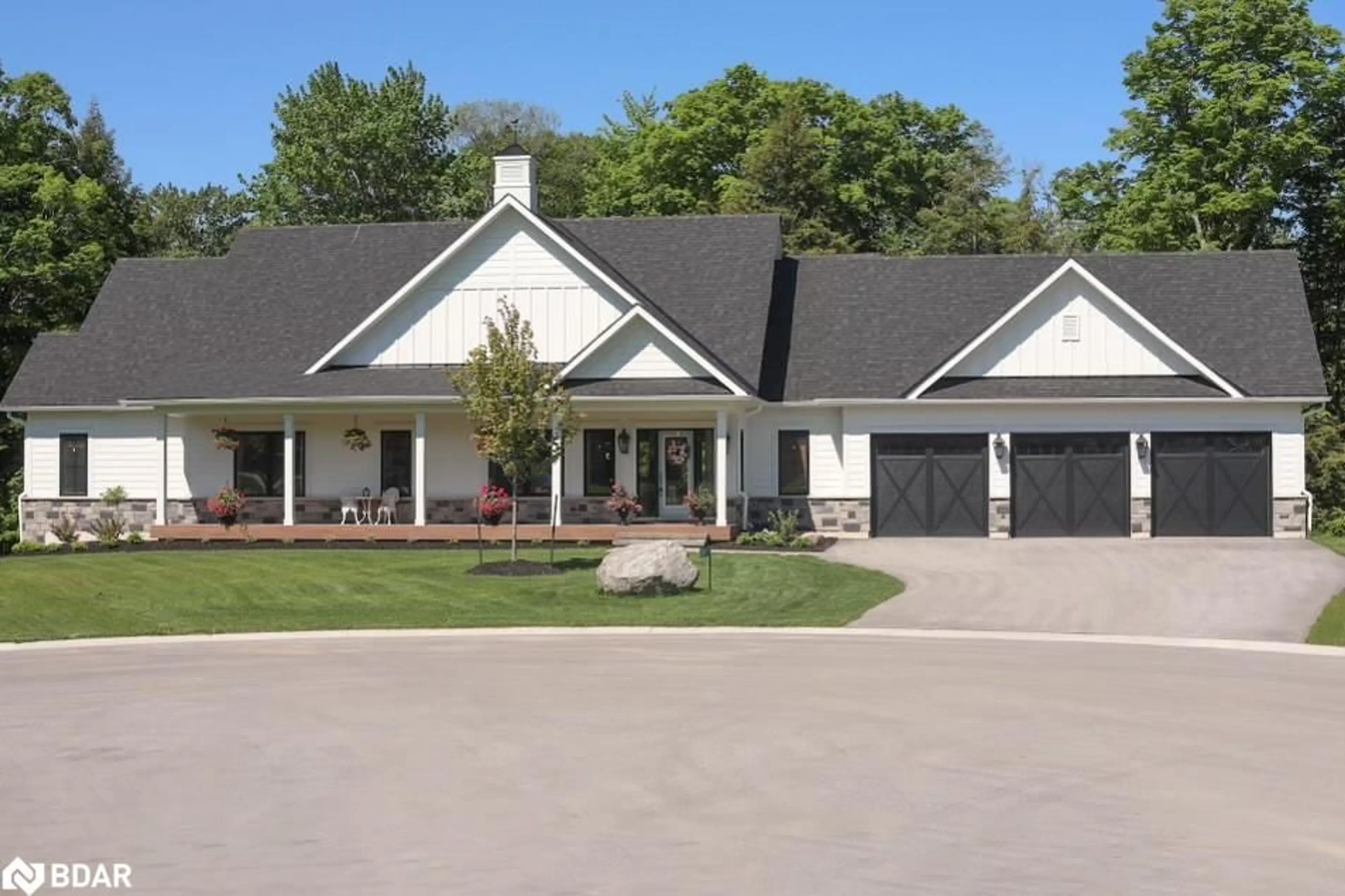 Frontside or backside of a home for 24 Oldenburg Court, Oro-Medonte Ontario L0K 1E0