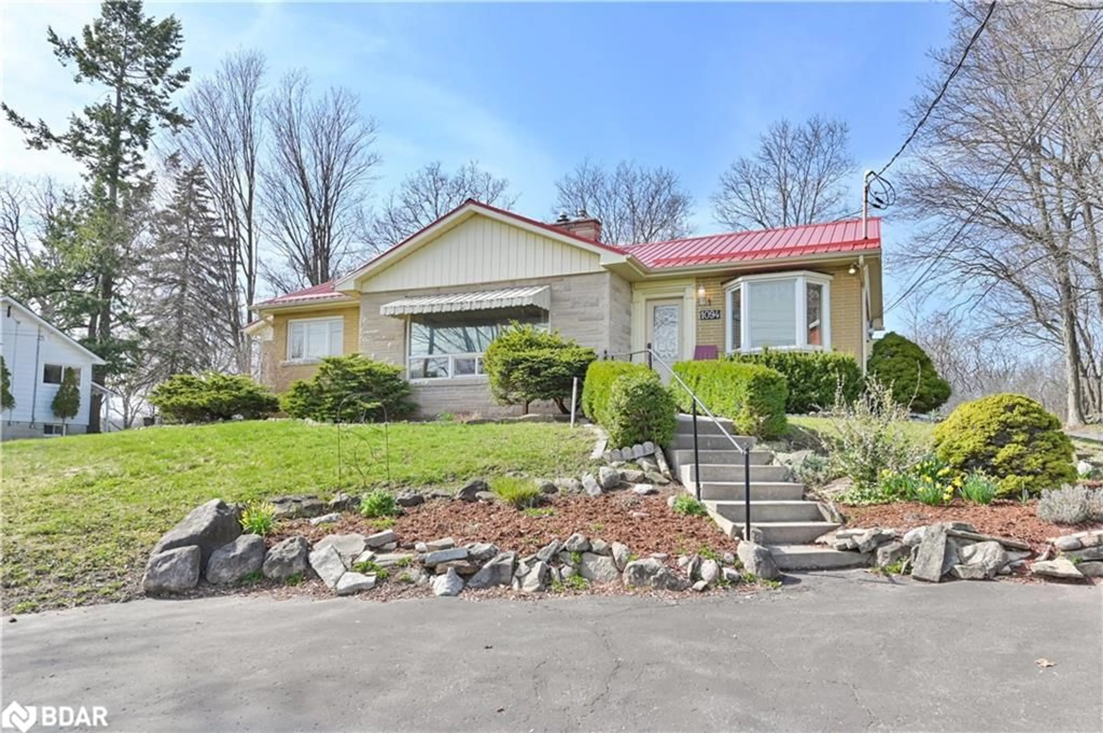 Frontside or backside of a home for 1094 Highway 2 Rd, Kingston Ontario K8L 4V1