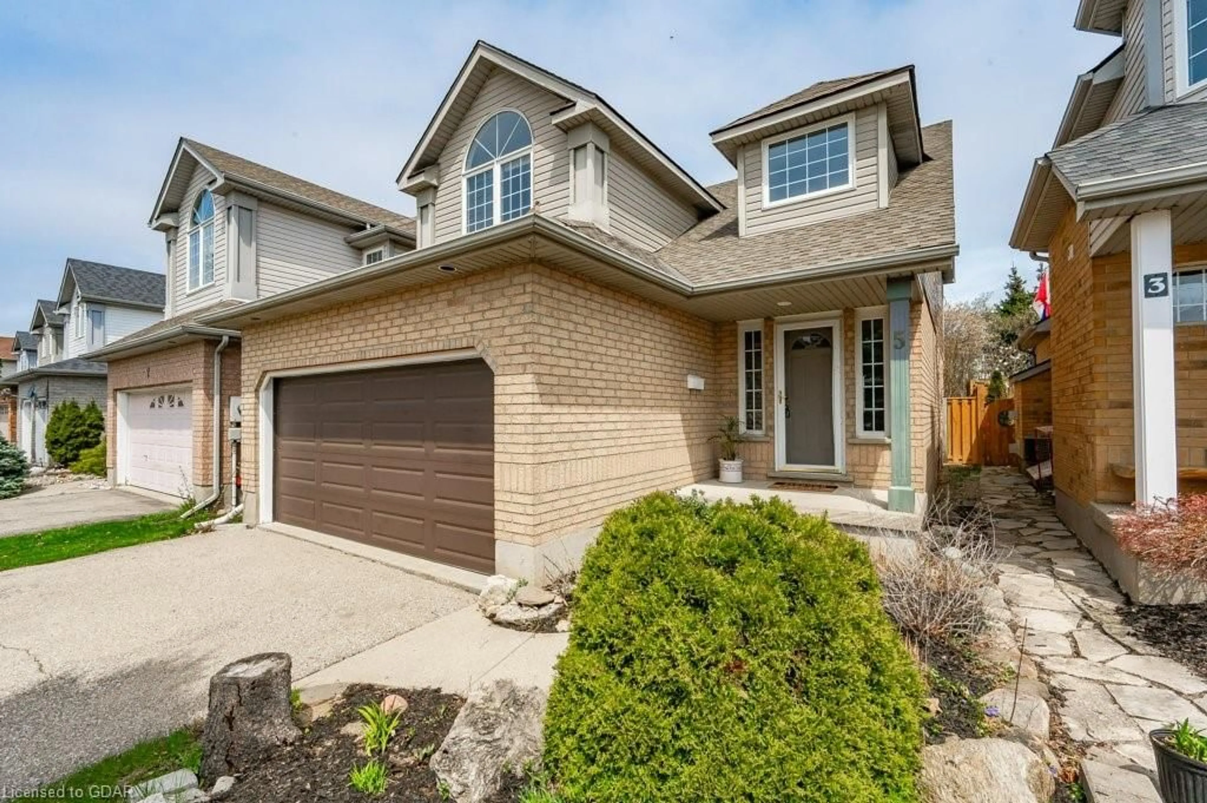 Home with brick exterior material for 5 Camm Cres, Guelph Ontario N1L 1J9