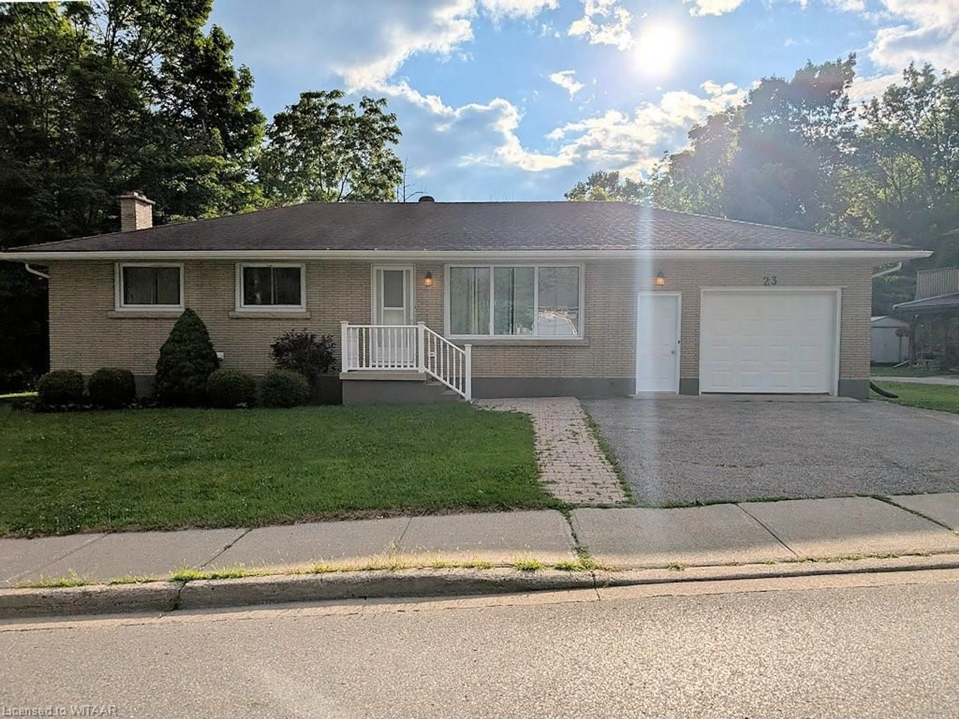 Frontside or backside of a home for 23 Tillson Ave, Tillsonburg Ontario N4G 2Z7