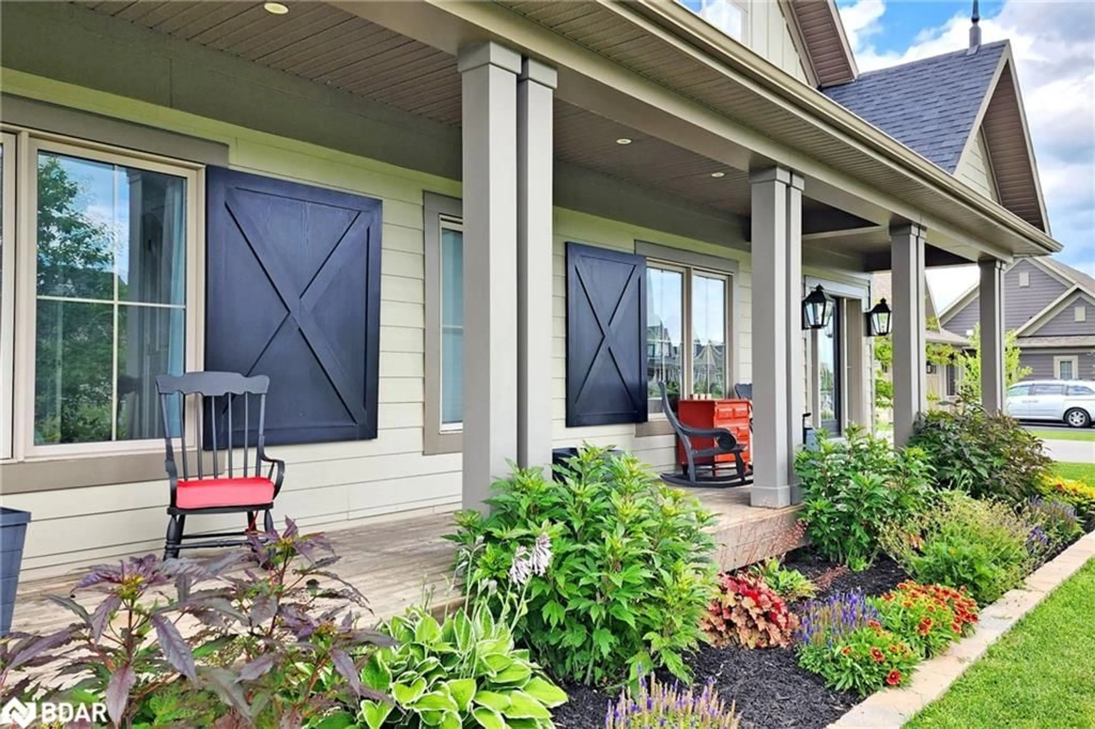 Indoor entryway, wood floors for 34 Georgian Grande Dr, Oro-Medonte Ontario L0K 1E0