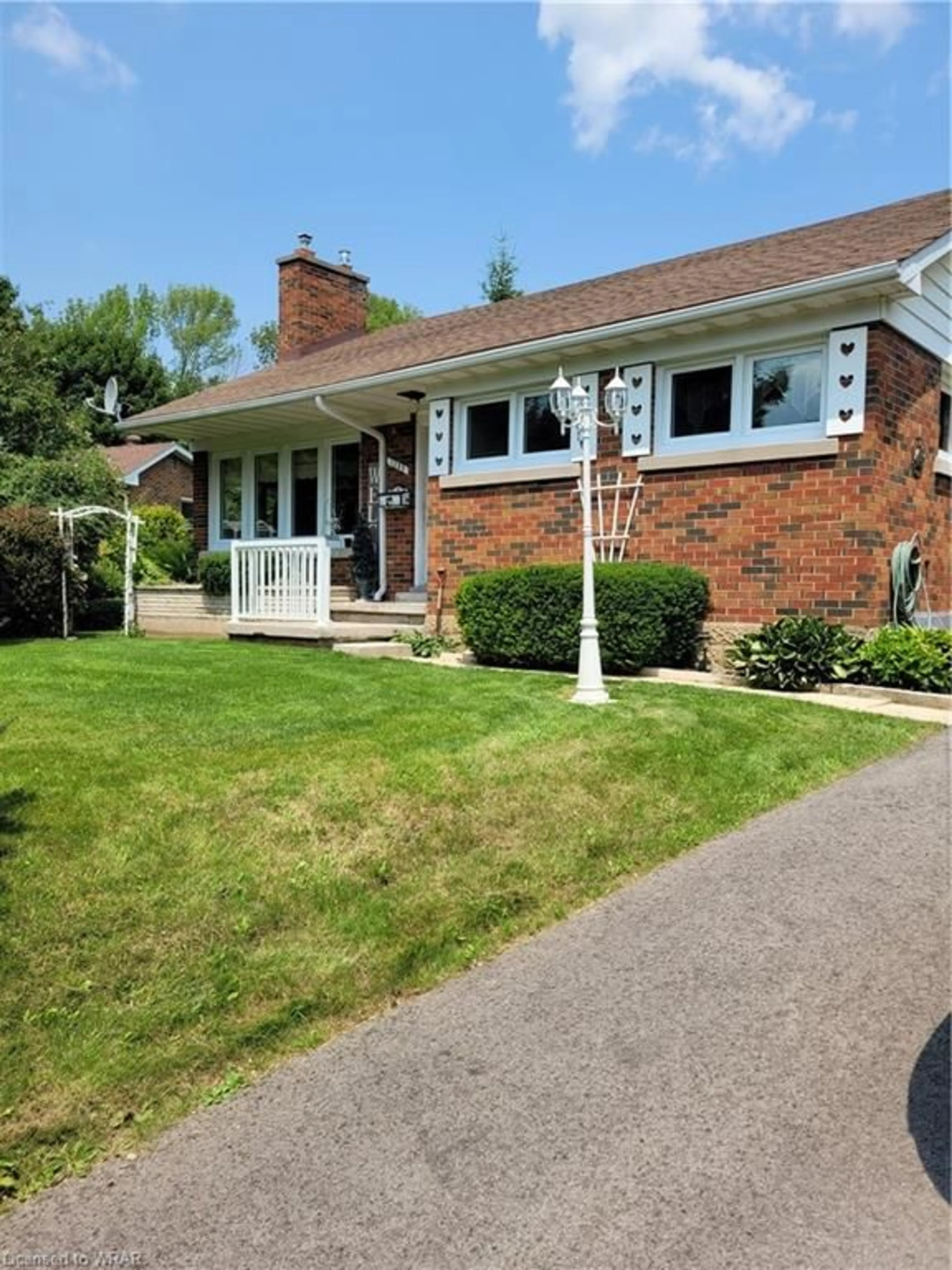 Frontside or backside of a home for 1385 7th Ave, Owen Sound Ontario N4K 5K5