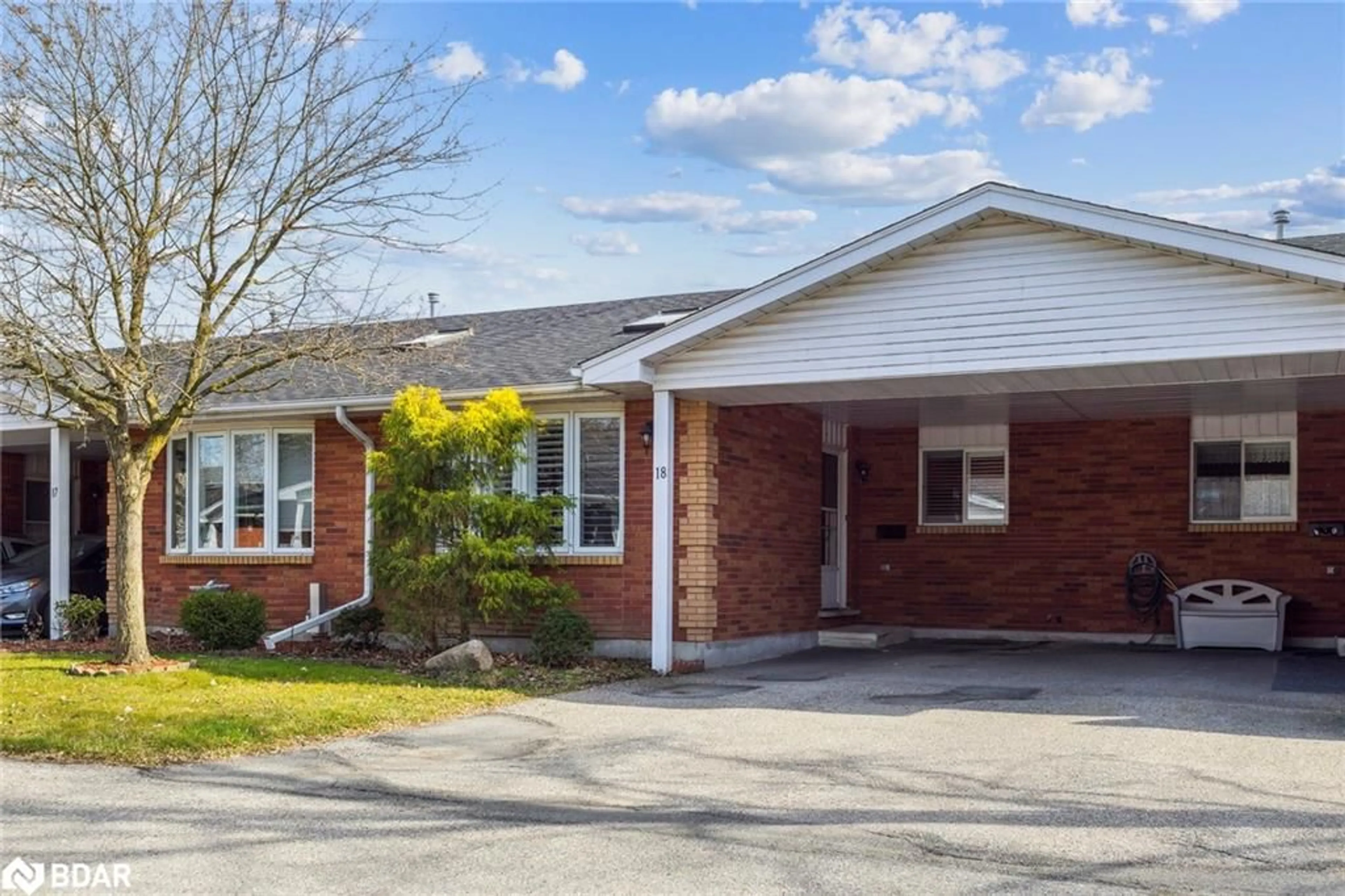 Home with brick exterior material for 1030 Colborne St #18, Brantford Ontario N3S 3T6