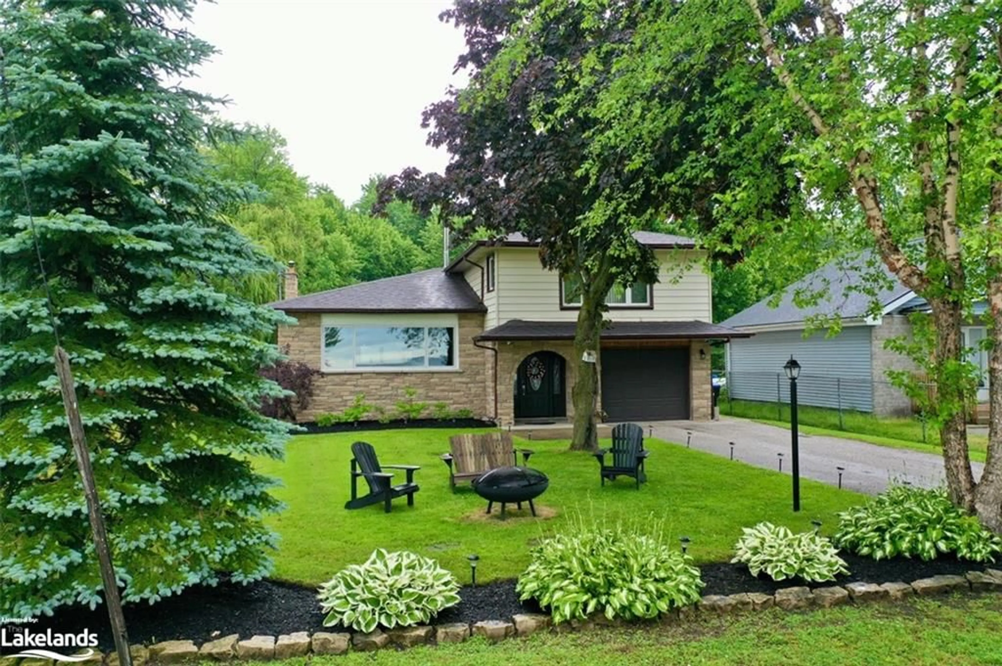 A pic from exterior of the house or condo for 2747 Lone Birch Trail, Brechin Ontario L0K 1B0