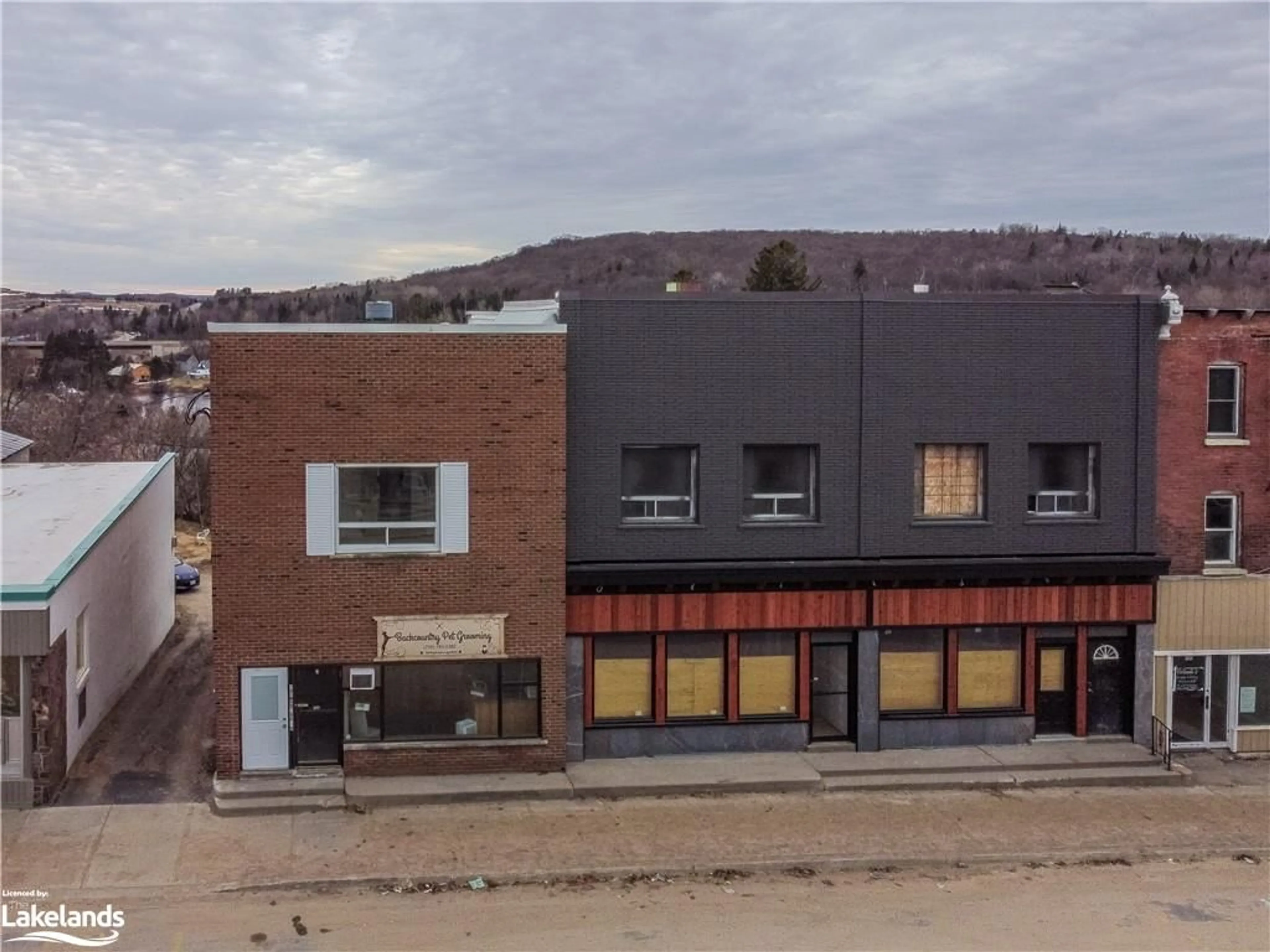 A pic from exterior of the house or condo, the front or back of building for 191 Ontario St, Burk's Falls Ontario P0A 1C0