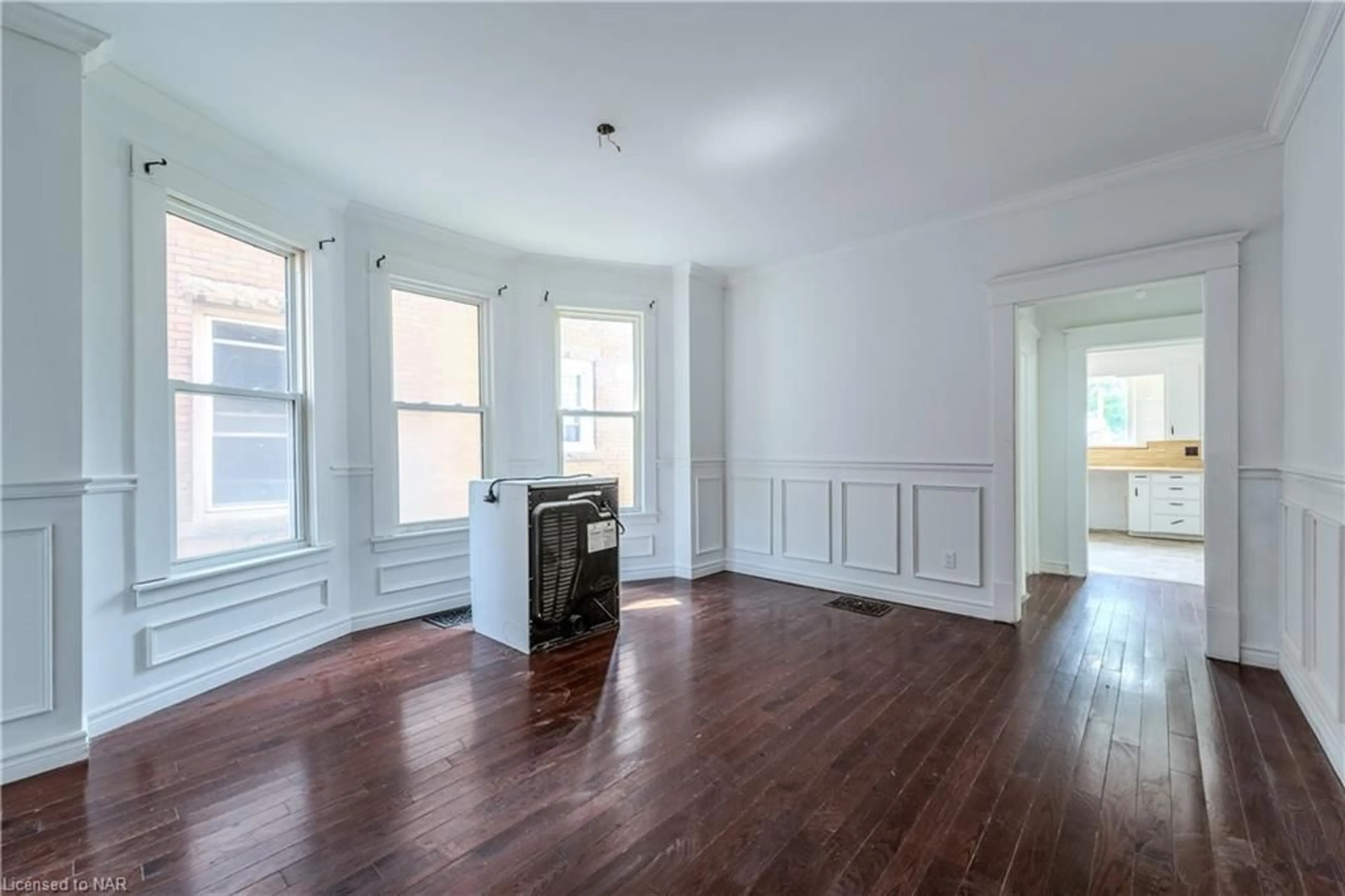 A pic of a room, wood floors for 210 Lock St, Dunnville Ontario N1A 1V2