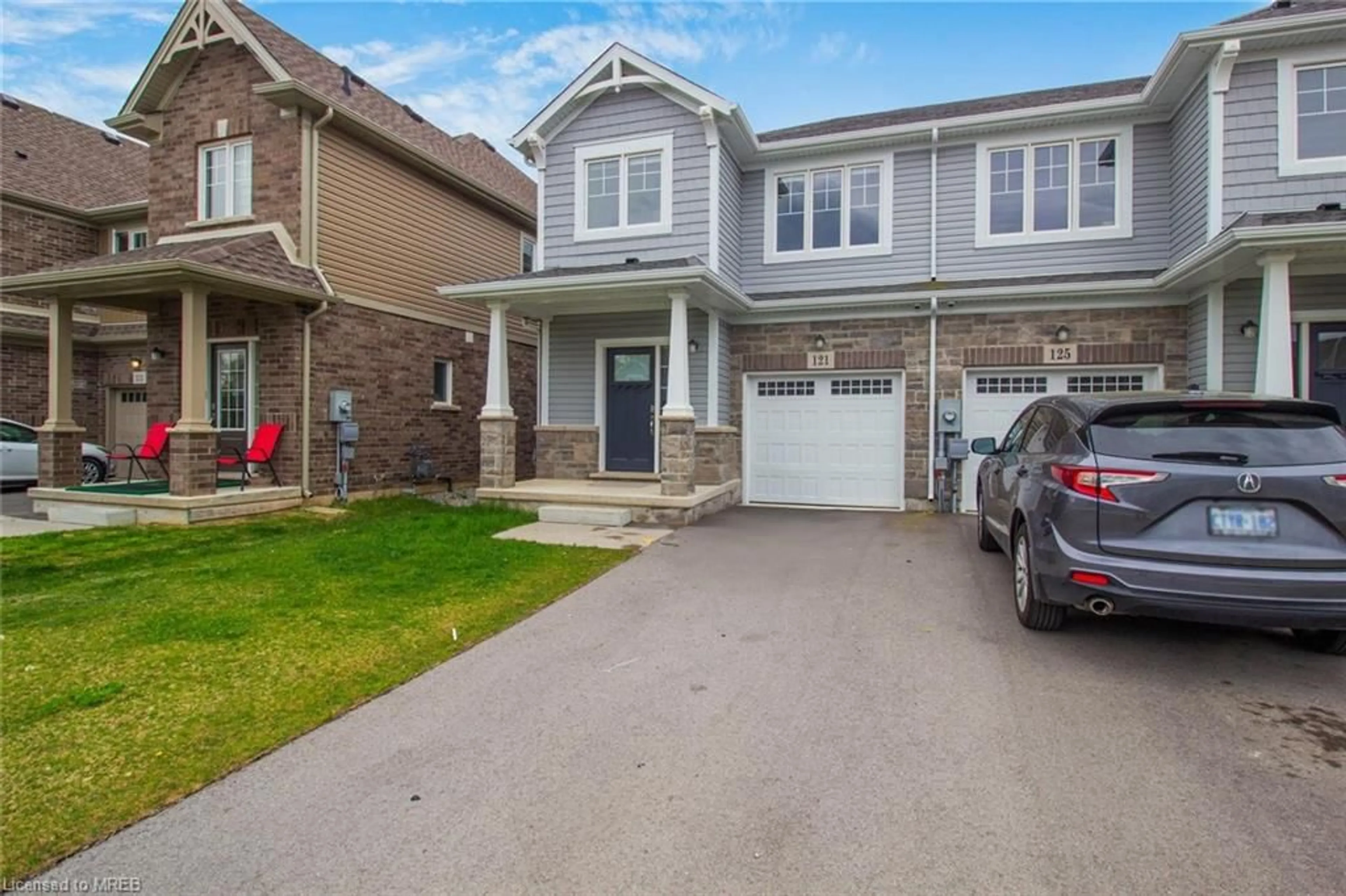 Frontside or backside of a home for 121 Sunflower Pl, Welland Ontario L3C 0H9