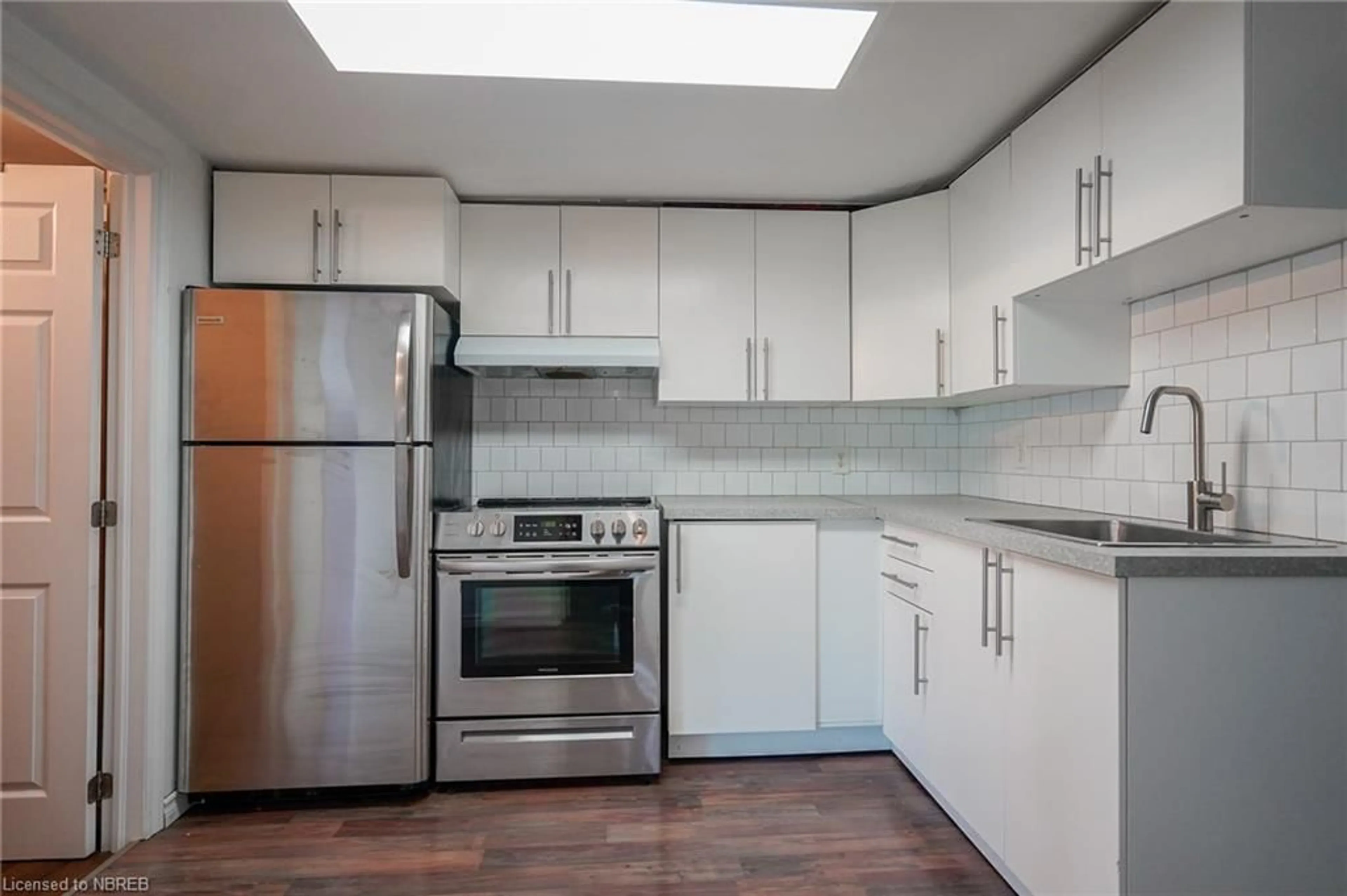 Standard kitchen for 553 Laurier St, North Bay Ontario P1B 1T9