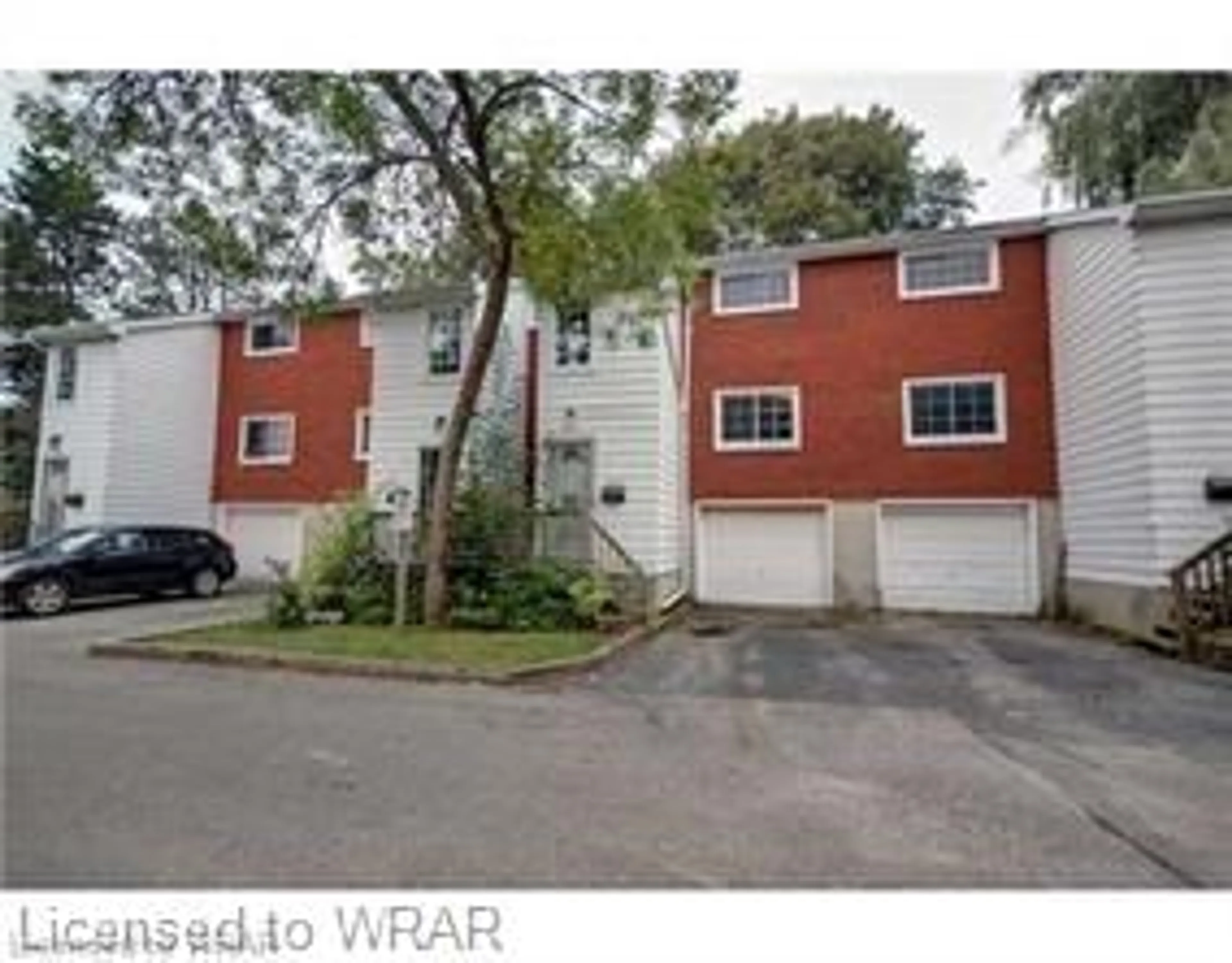 A pic from exterior of the house or condo for 643 Alberts St #3, Waterloo Ontario N2L 3V5