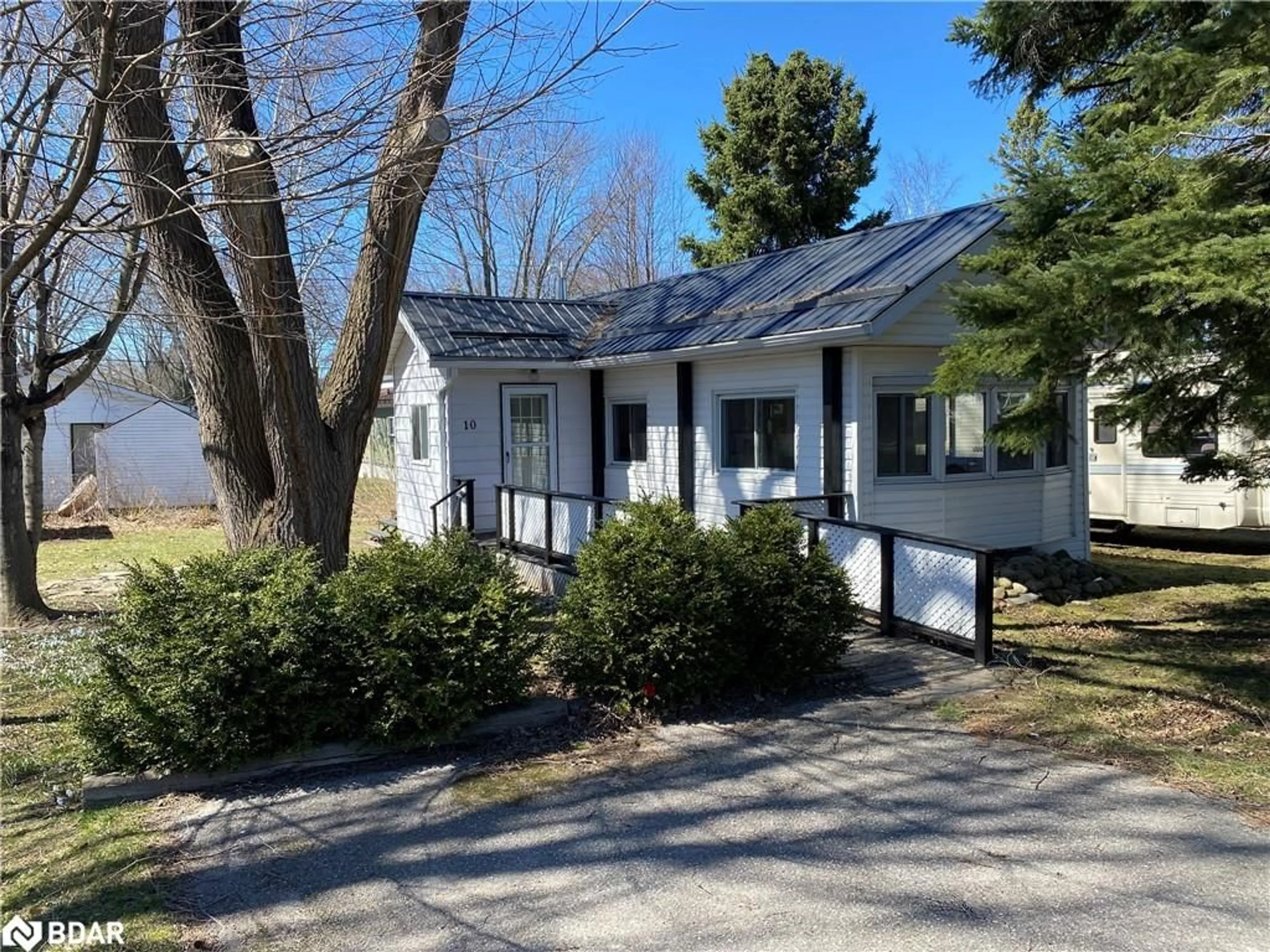 Frontside or backside of a home for 10 Berts Rd, Midland Ontario L4R 4K3