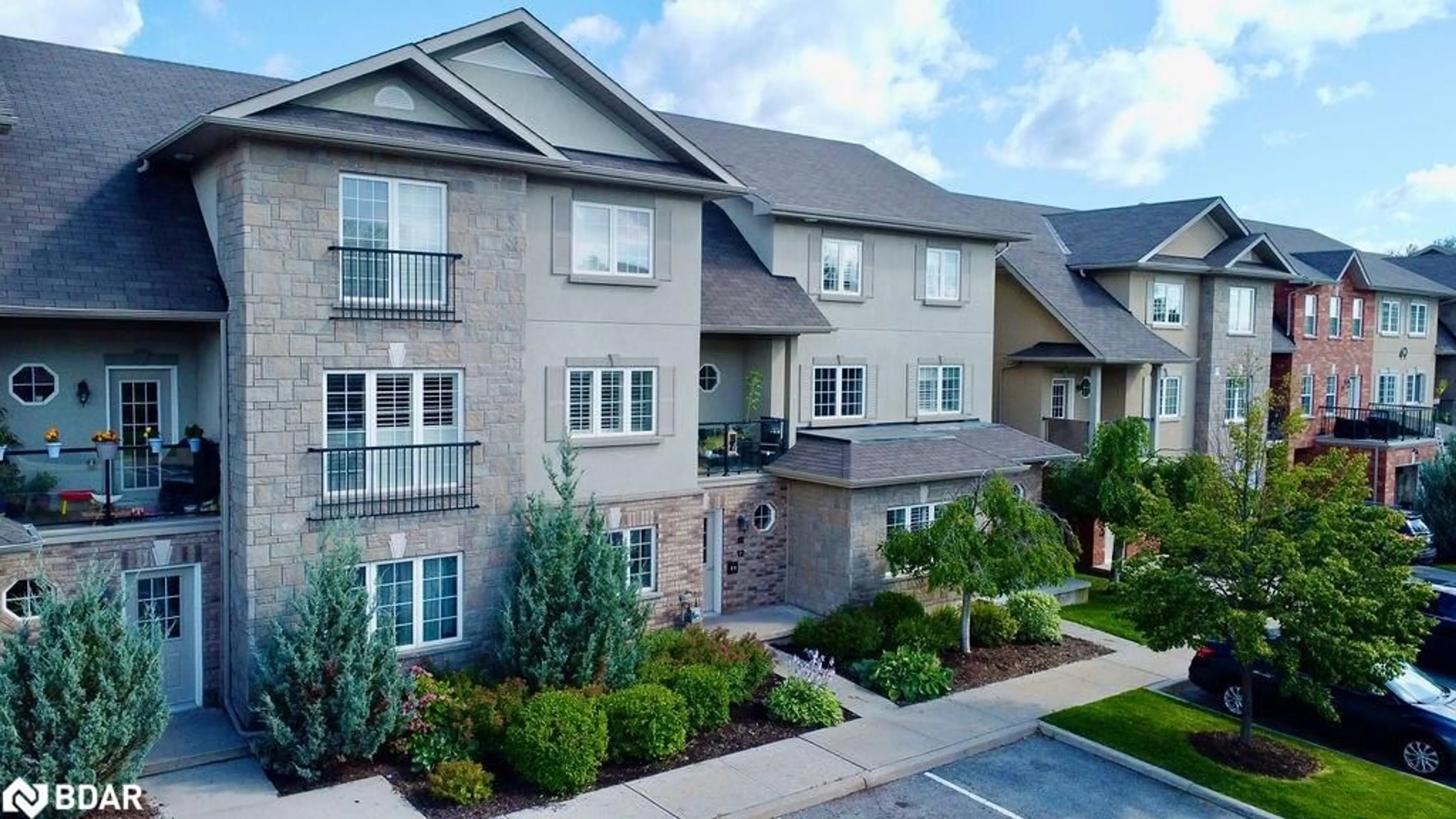 A pic from exterior of the house or condo for 53 Ferndale Dr #11, Barrie Ontario L4N 5W9