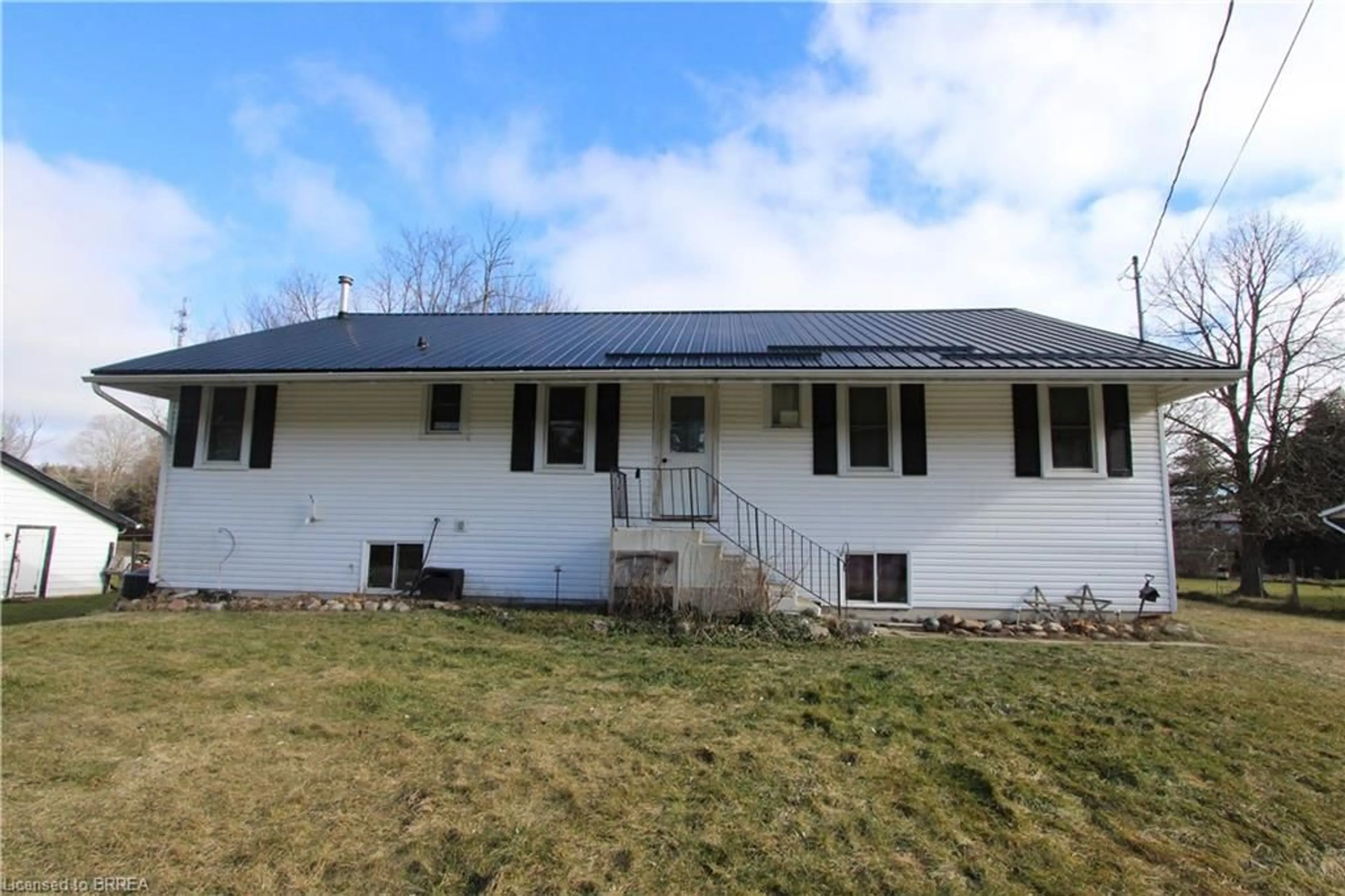 Frontside or backside of a home for 2492 Pinegrove Rd, Delhi Ontario N4B 2E6