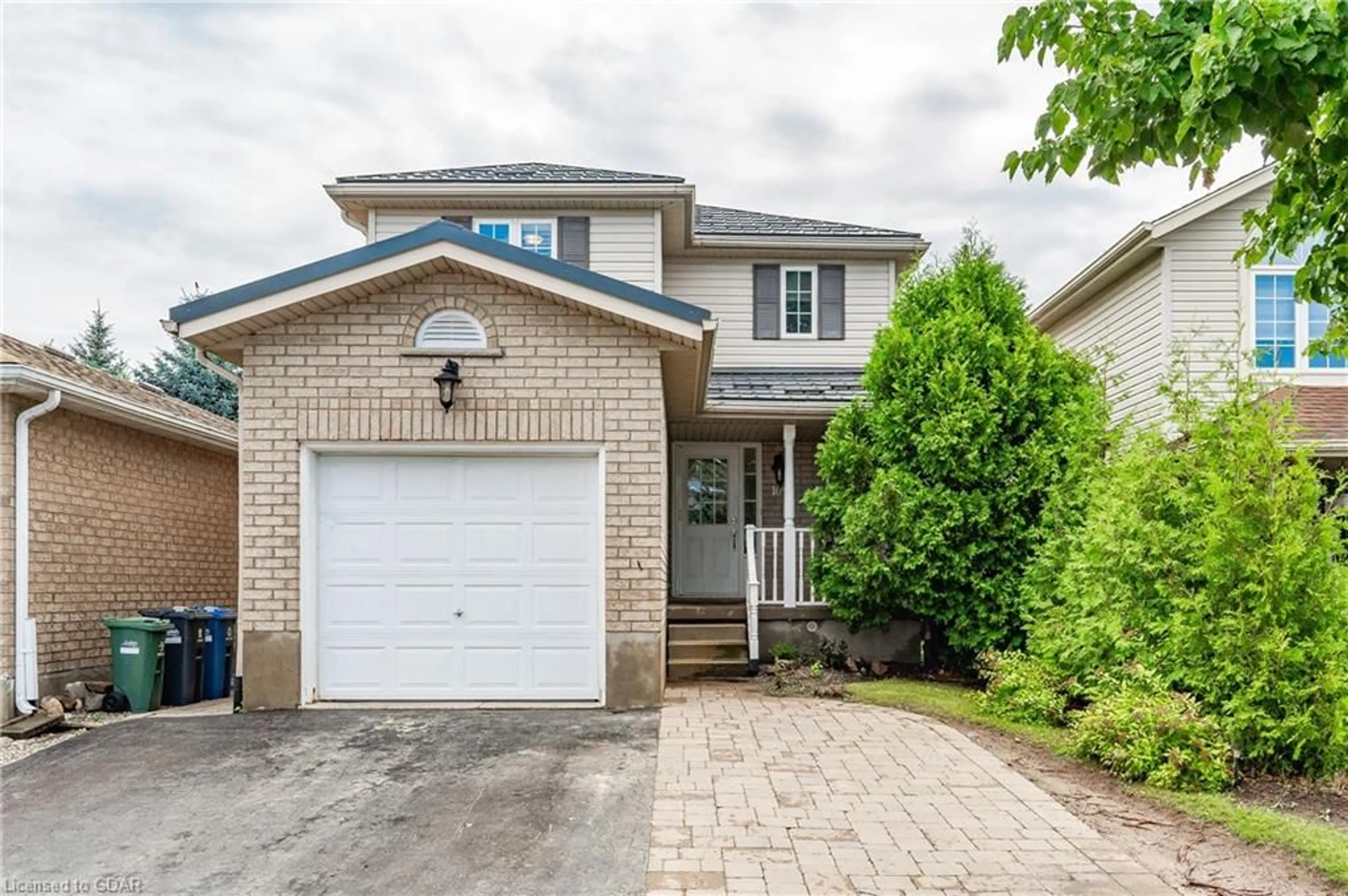 Frontside or backside of a home for 109 Doyle Dr, Guelph Ontario N1G 5B4