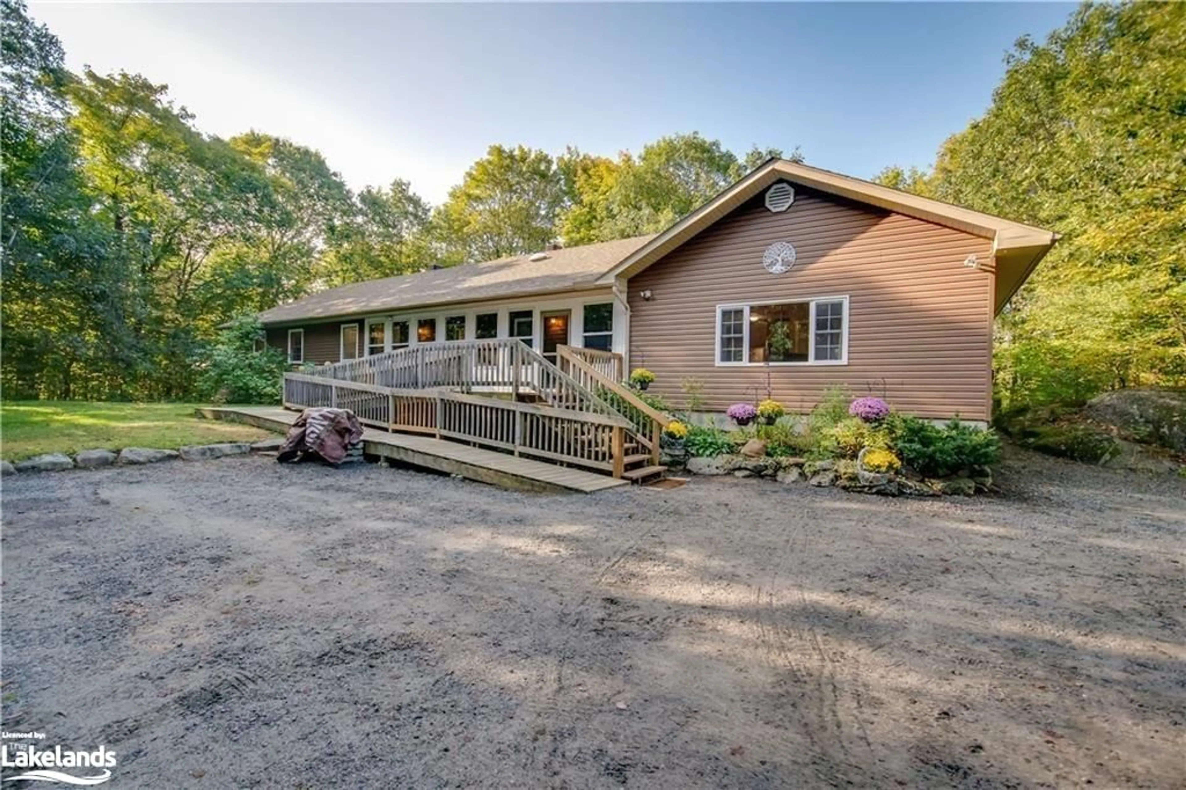 Outside view for 1255 Falkenburg Rd, Muskoka Lakes Ontario P1L 1X4