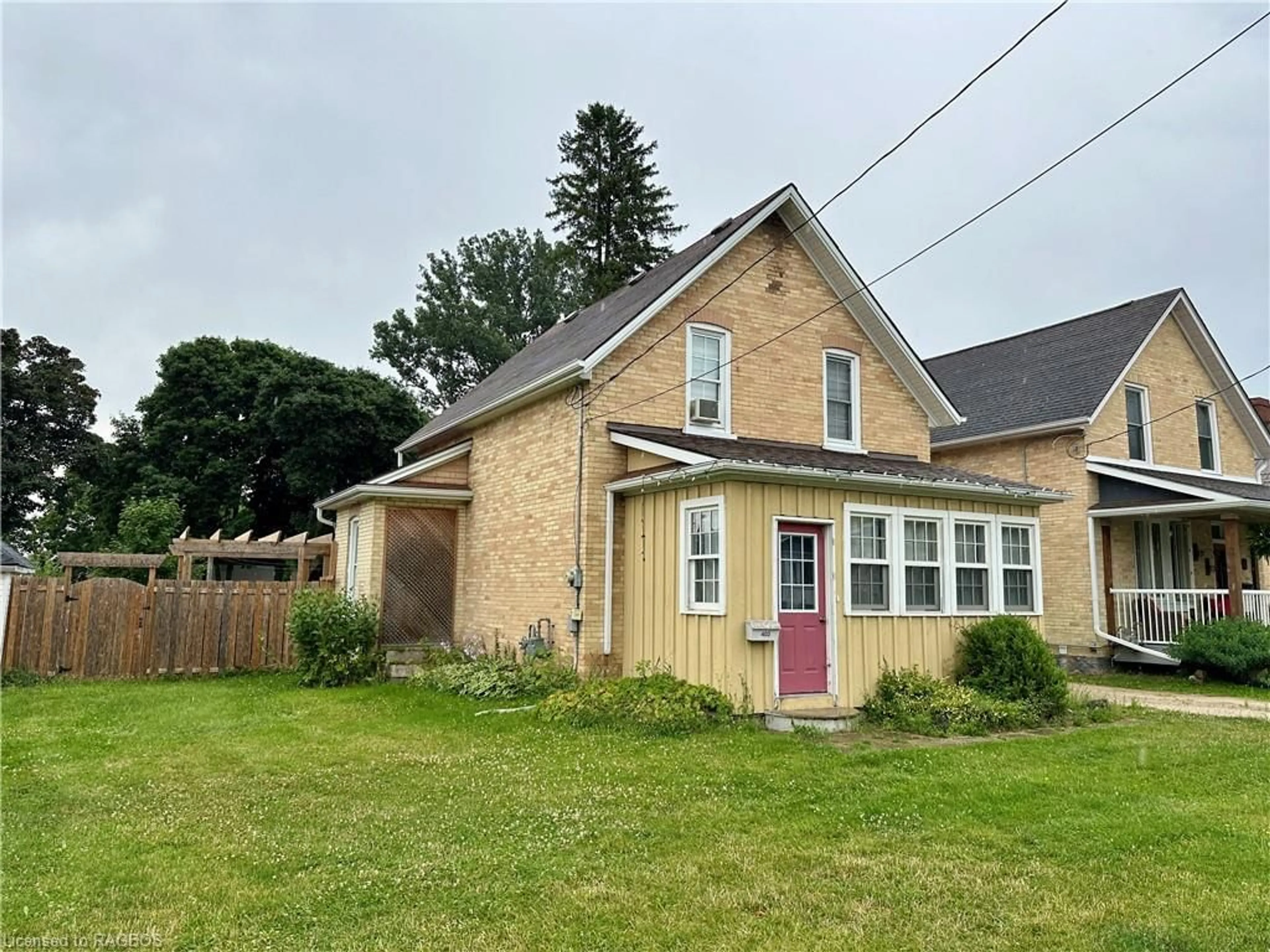 Frontside or backside of a home, cottage for 403 7th Ave, Hanover Ontario N4N 2J1