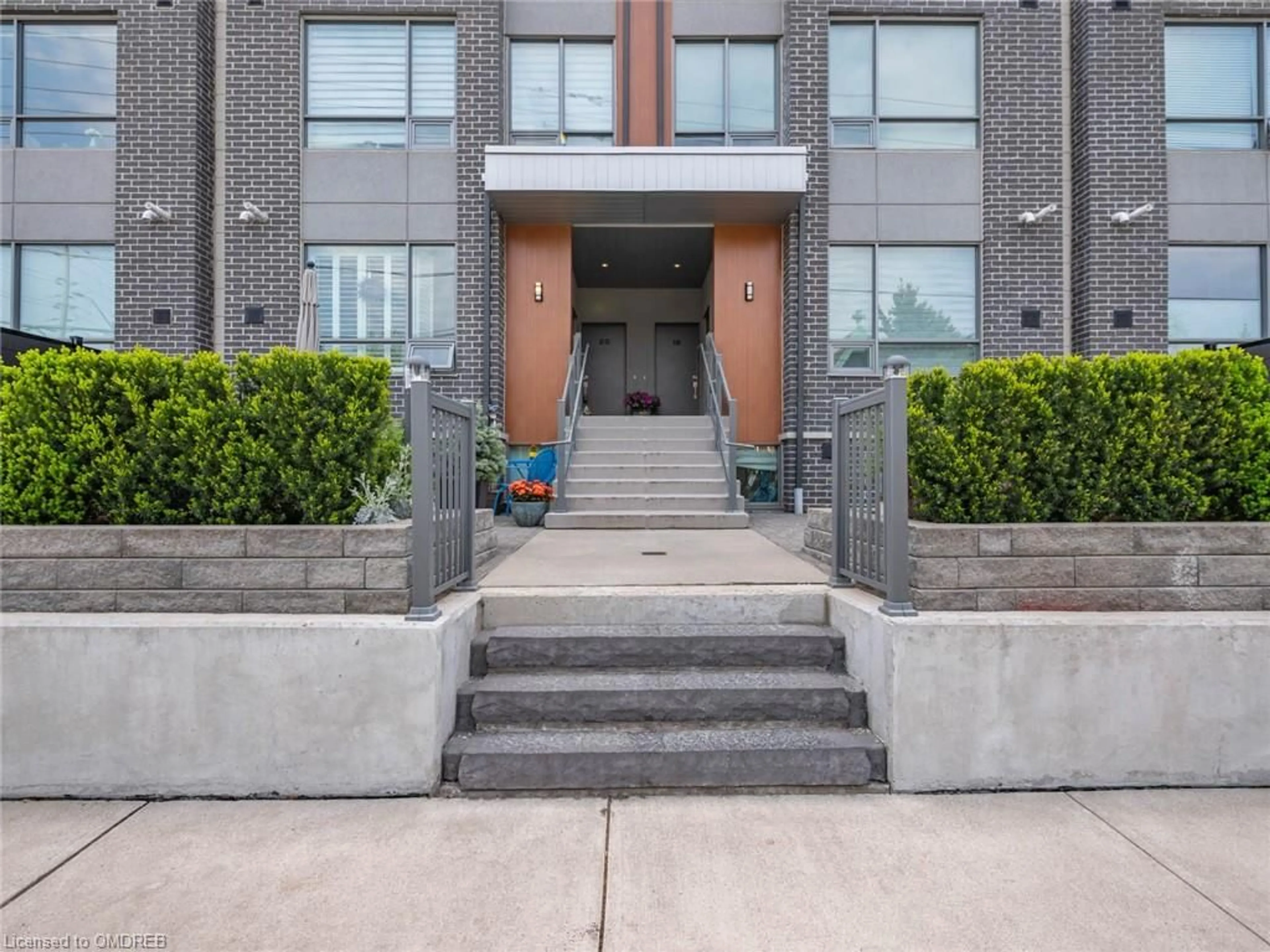 A pic from exterior of the house or condo for 680 Atwater Ave #20, Mississauga Ontario L5G 4K7