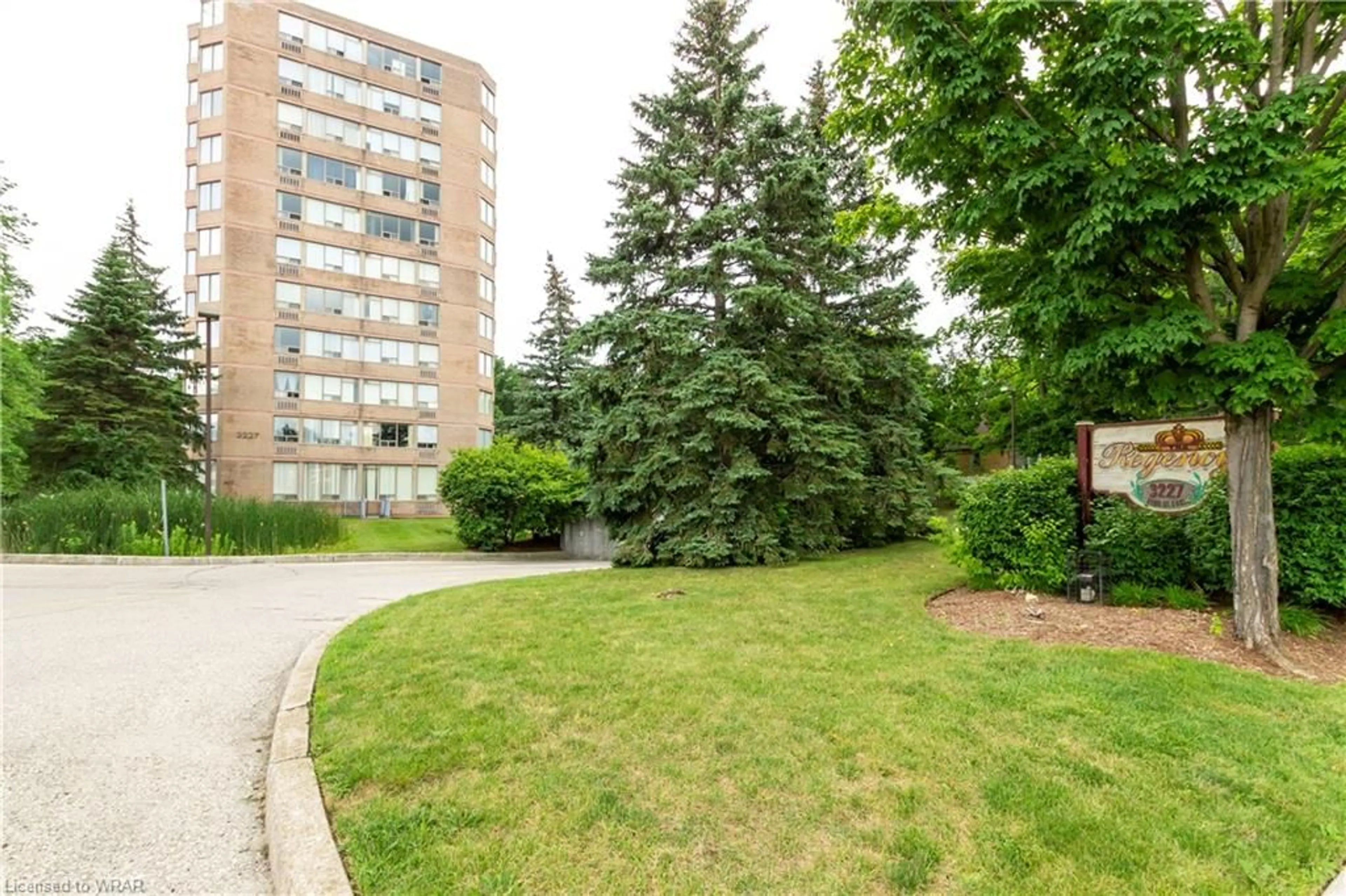 A pic from exterior of the house or condo for 3227 King St #1005, Kitchener Ontario N2A 3Z9