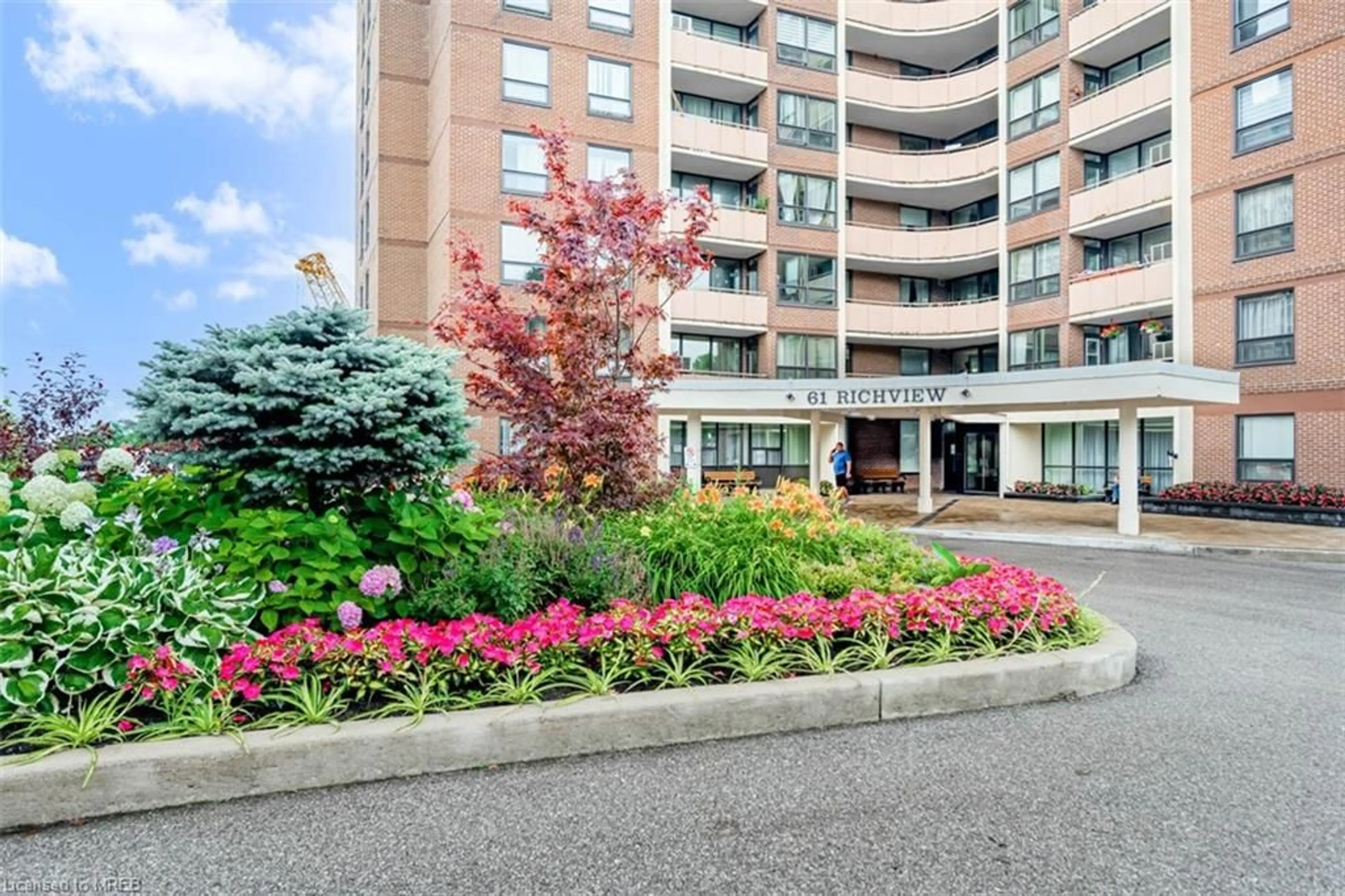 A pic from exterior of the house or condo for 61 Richview Rd #1403, Toronto Ontario M9A 4M8