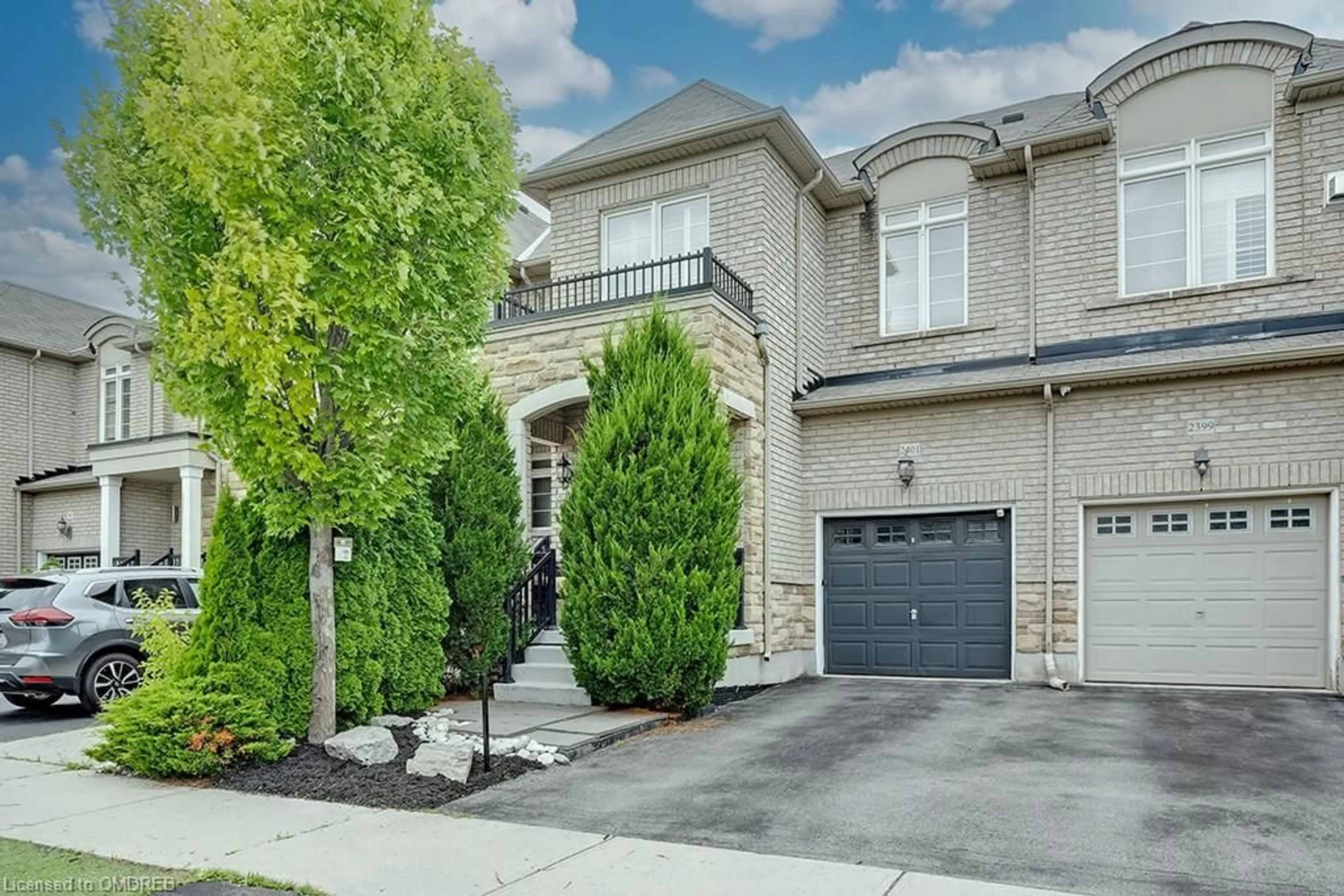 A pic from exterior of the house or condo for 2401 Old Brompton Way, Oakville Ontario L6M 0J3
