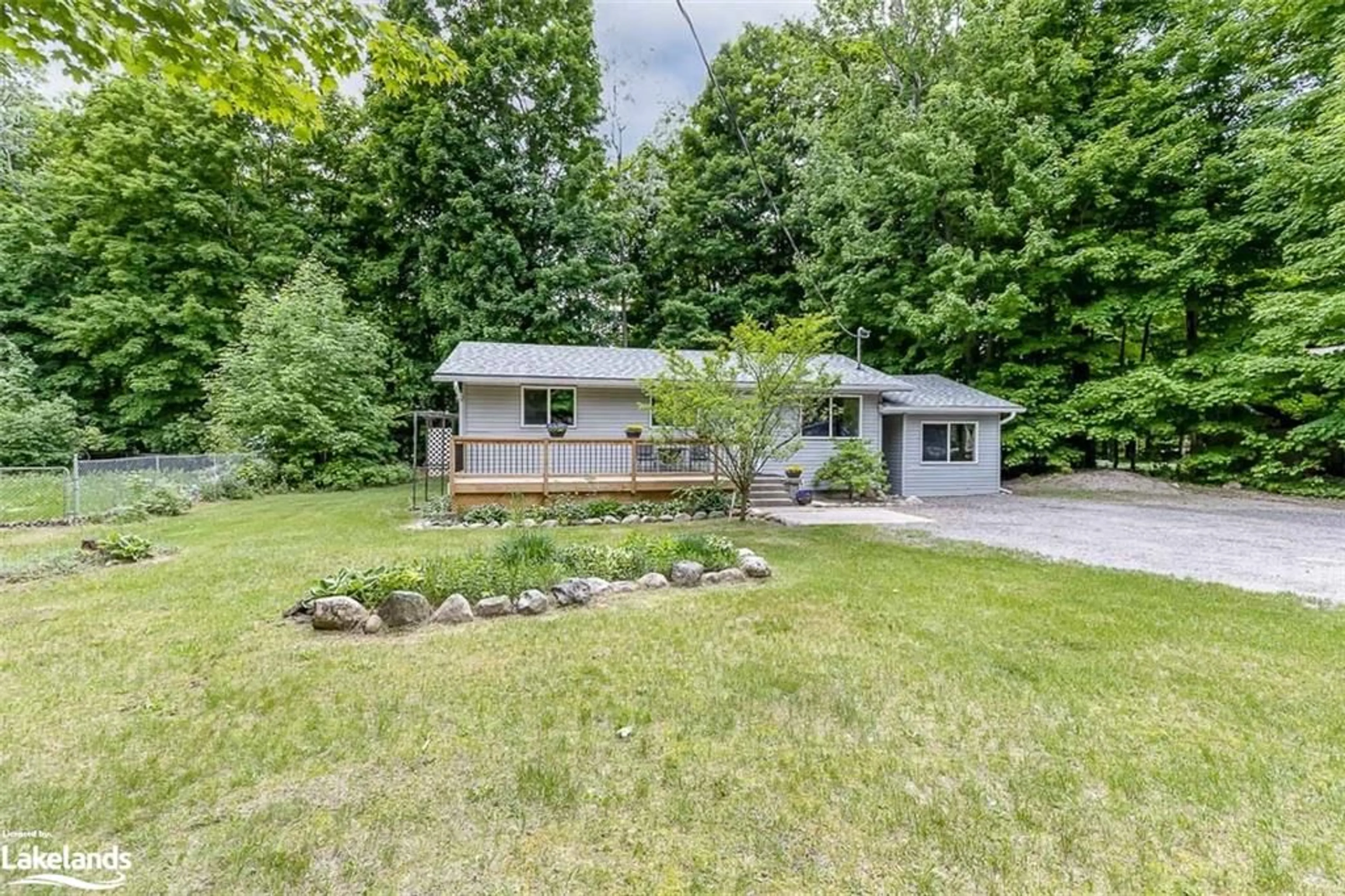 Cottage for 114 Desroches Trail, Tiny Ontario L9M 0H9