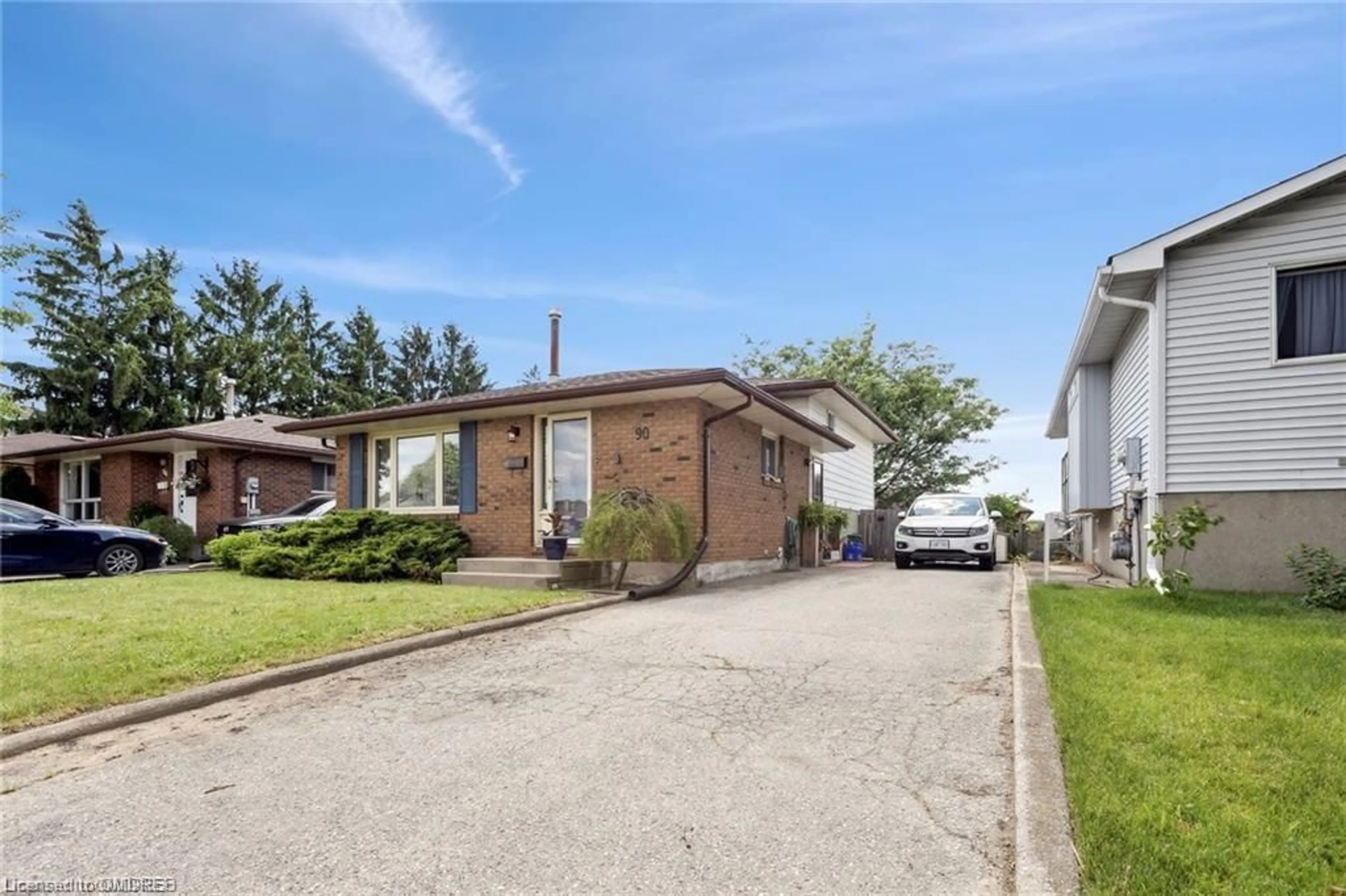 Frontside or backside of a home for 90 Greenbrier Rd, Cambridge Ontario N1R 6N2