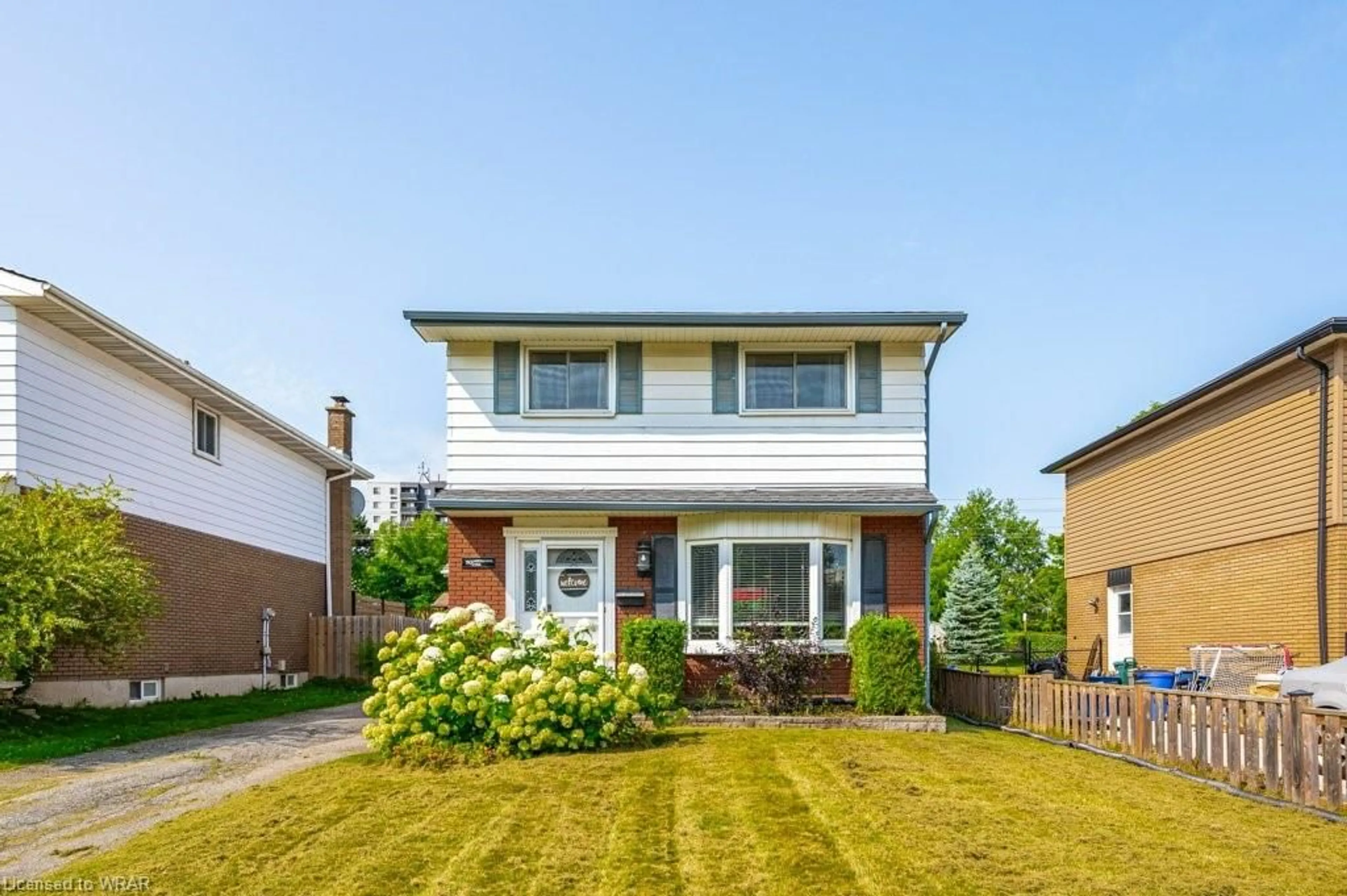 Frontside or backside of a home for 90 Arrowhead Cres, Kitchener Ontario N2P 1B9