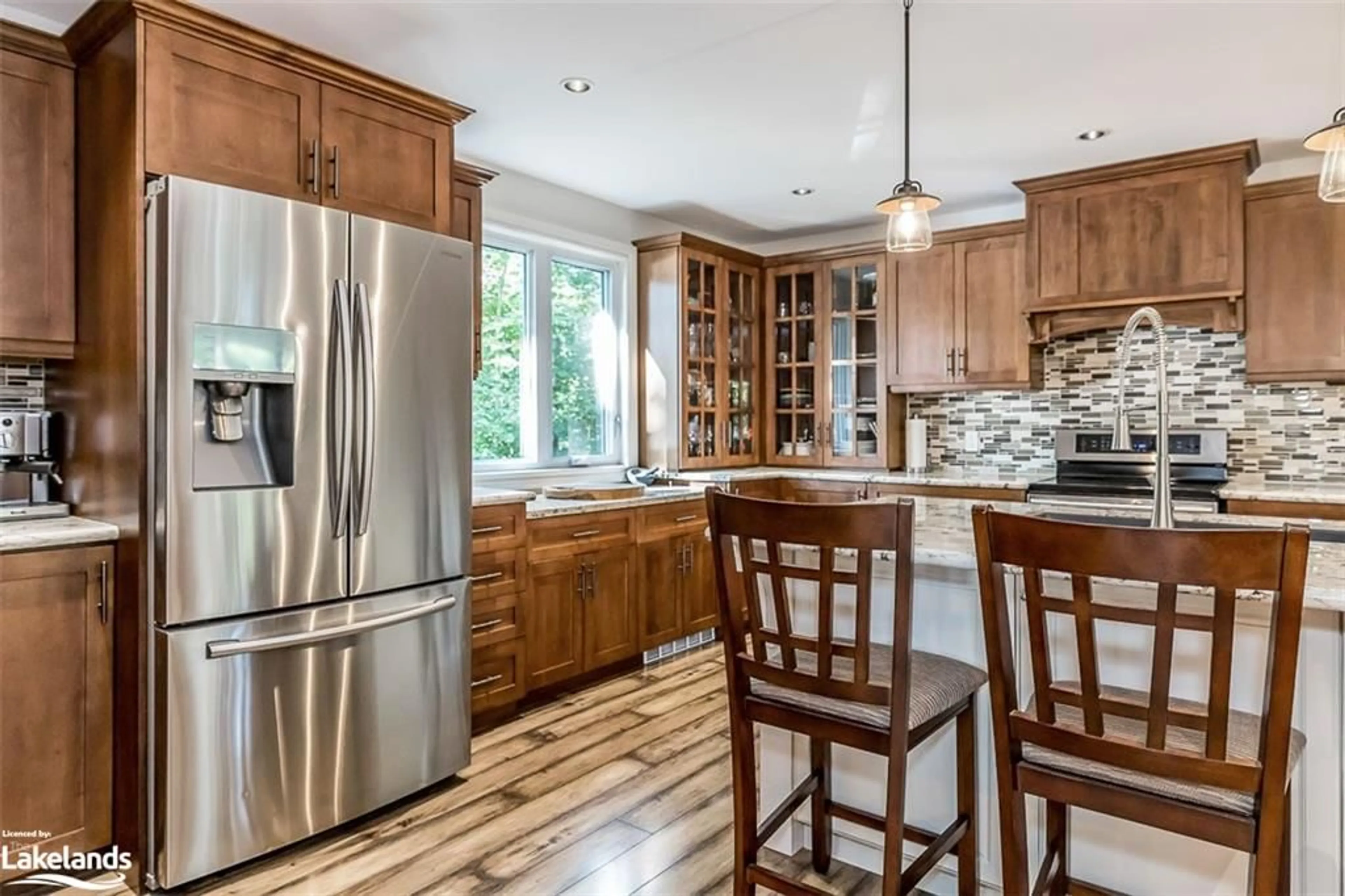 Contemporary kitchen for 1438 South Waseosa Lake Rd, Huntsville Ontario P1H 2N5