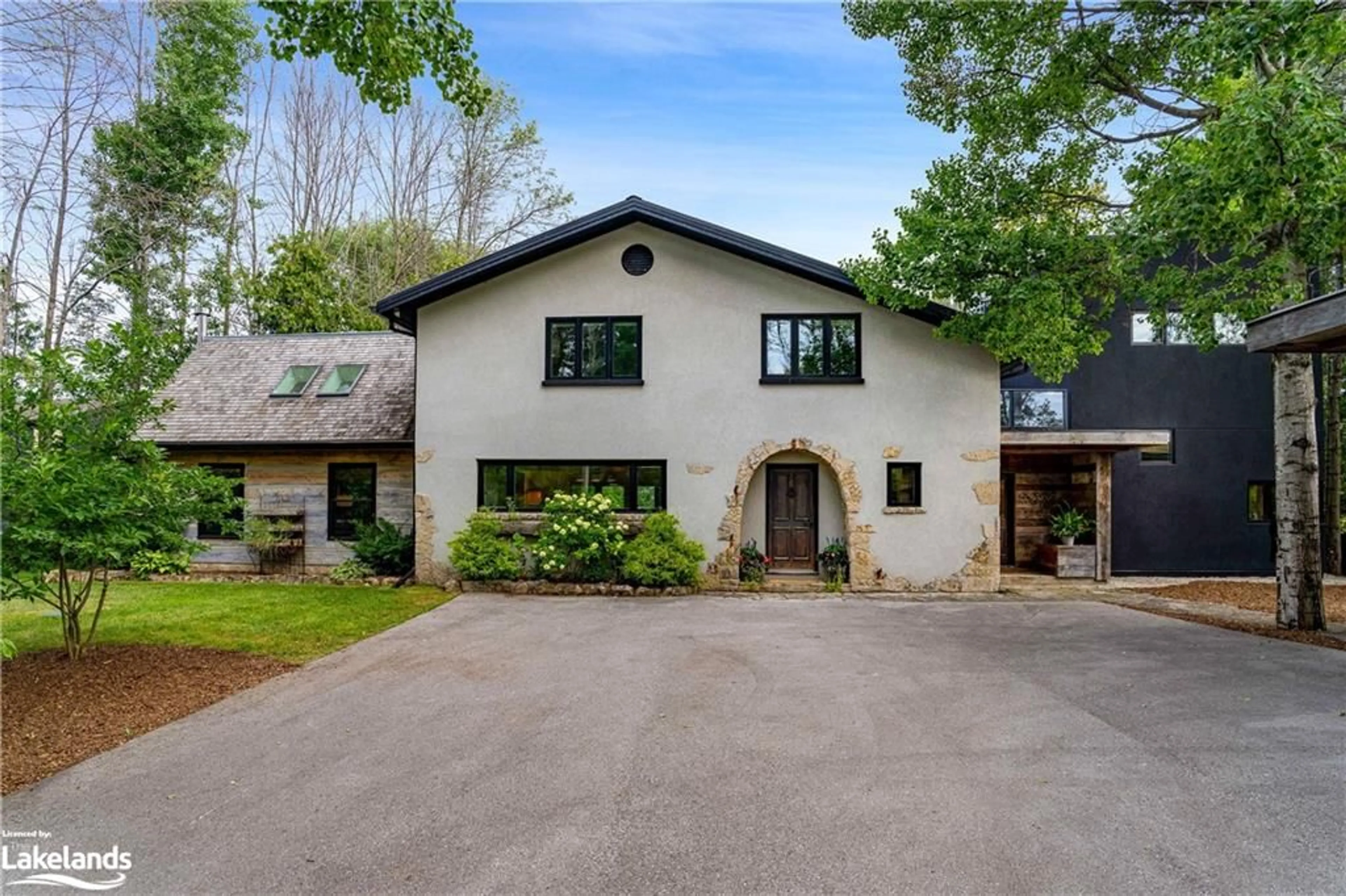 Frontside or backside of a home, cottage for 164 Bartlett Blvd, Collingwood Ontario L9Y 5C9