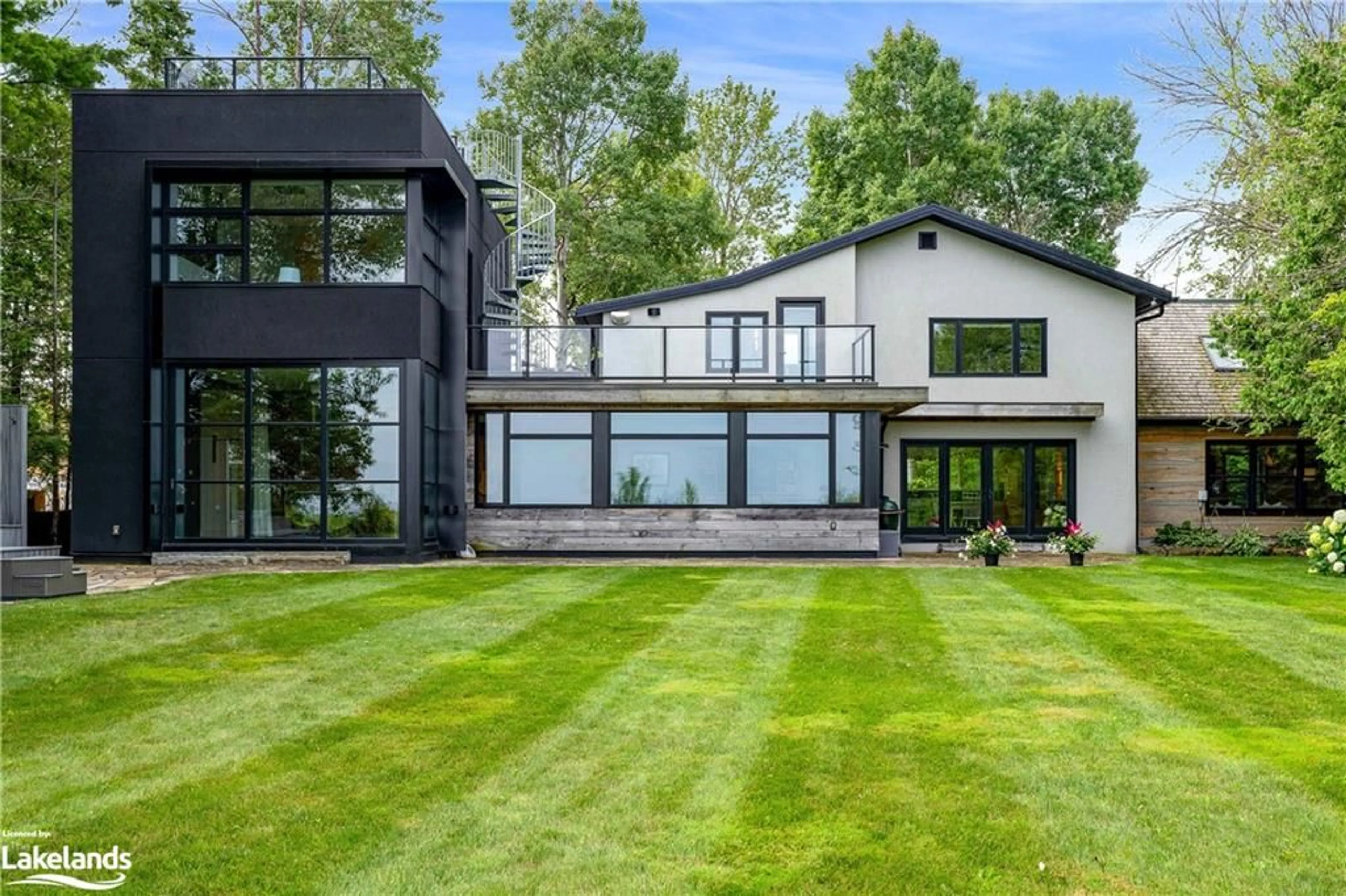 Frontside or backside of a home, cottage for 164 Bartlett Blvd, Collingwood Ontario L9Y 5C9