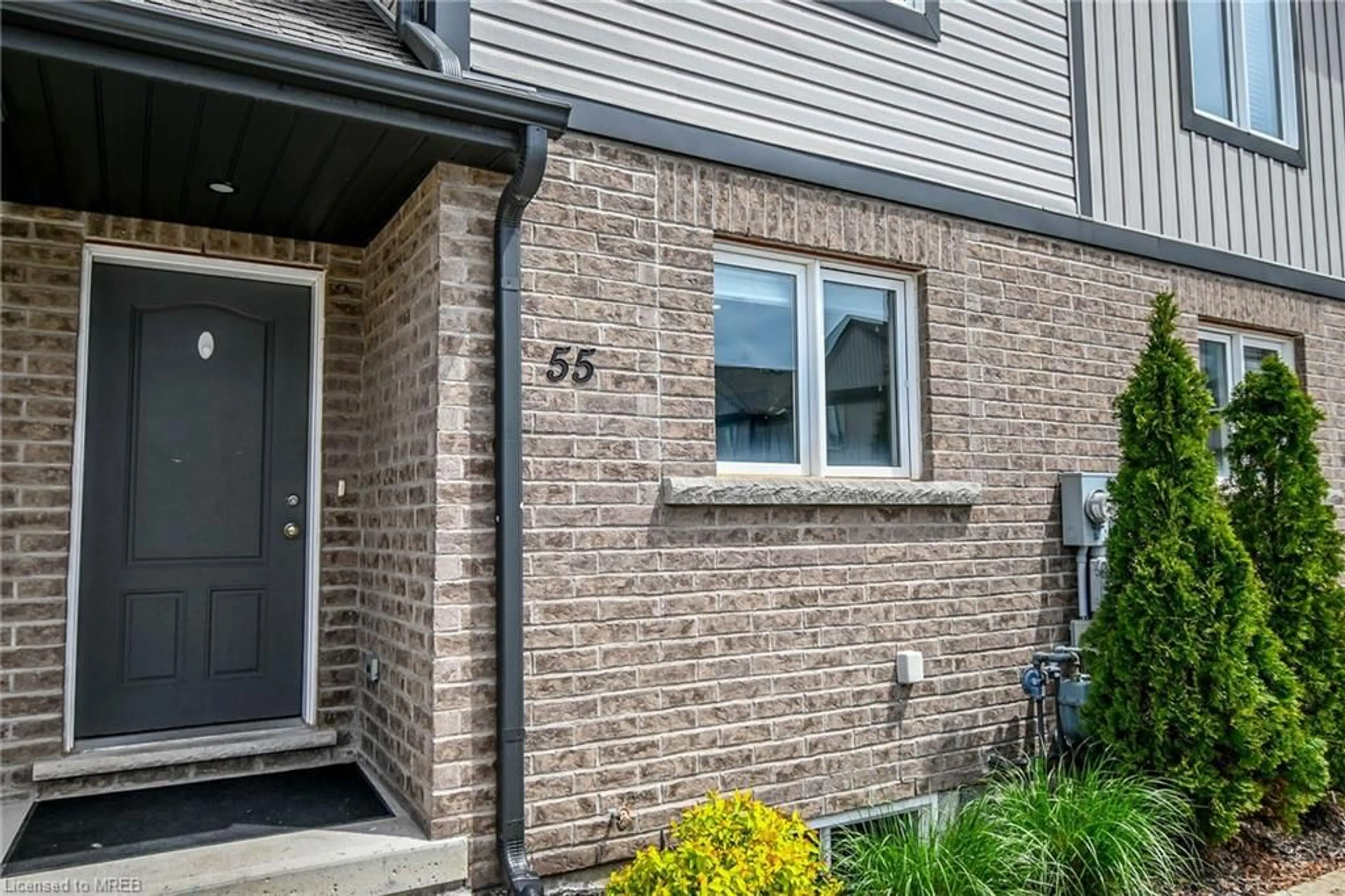 A pic from exterior of the house or condo for 7768 Ascot Cir #55, Niagara Falls Ontario L2H 3P9