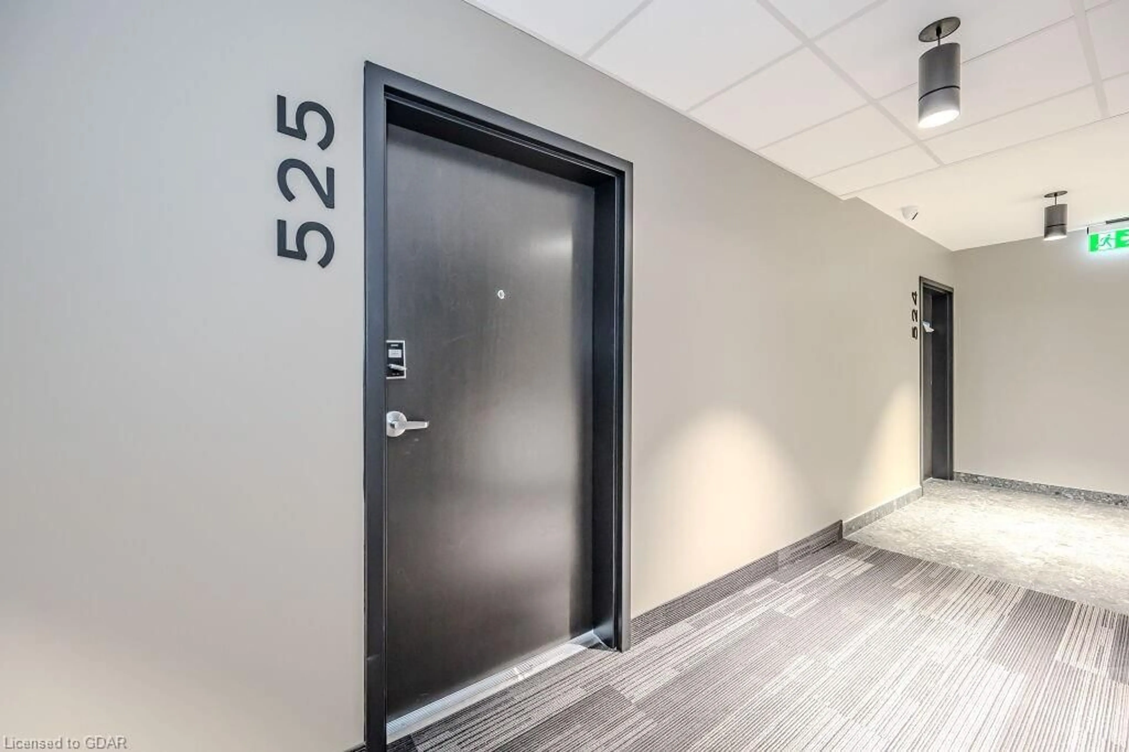Indoor foyer for 120 Huron St #525, Guelph Ontario N1E 0T8