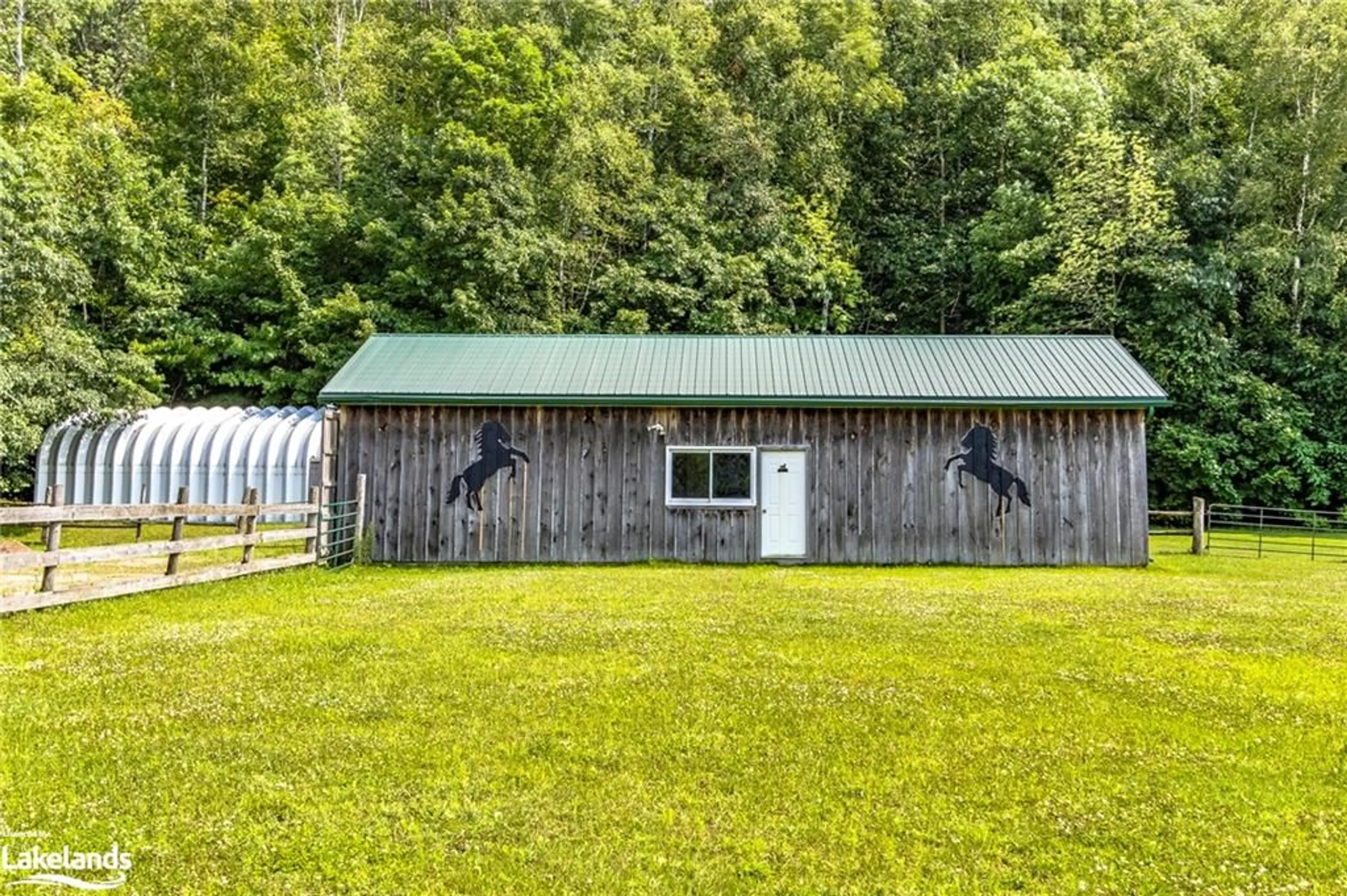 Shed for 165 Lafontaine Rd, Tiny Ontario L9M 0S1
