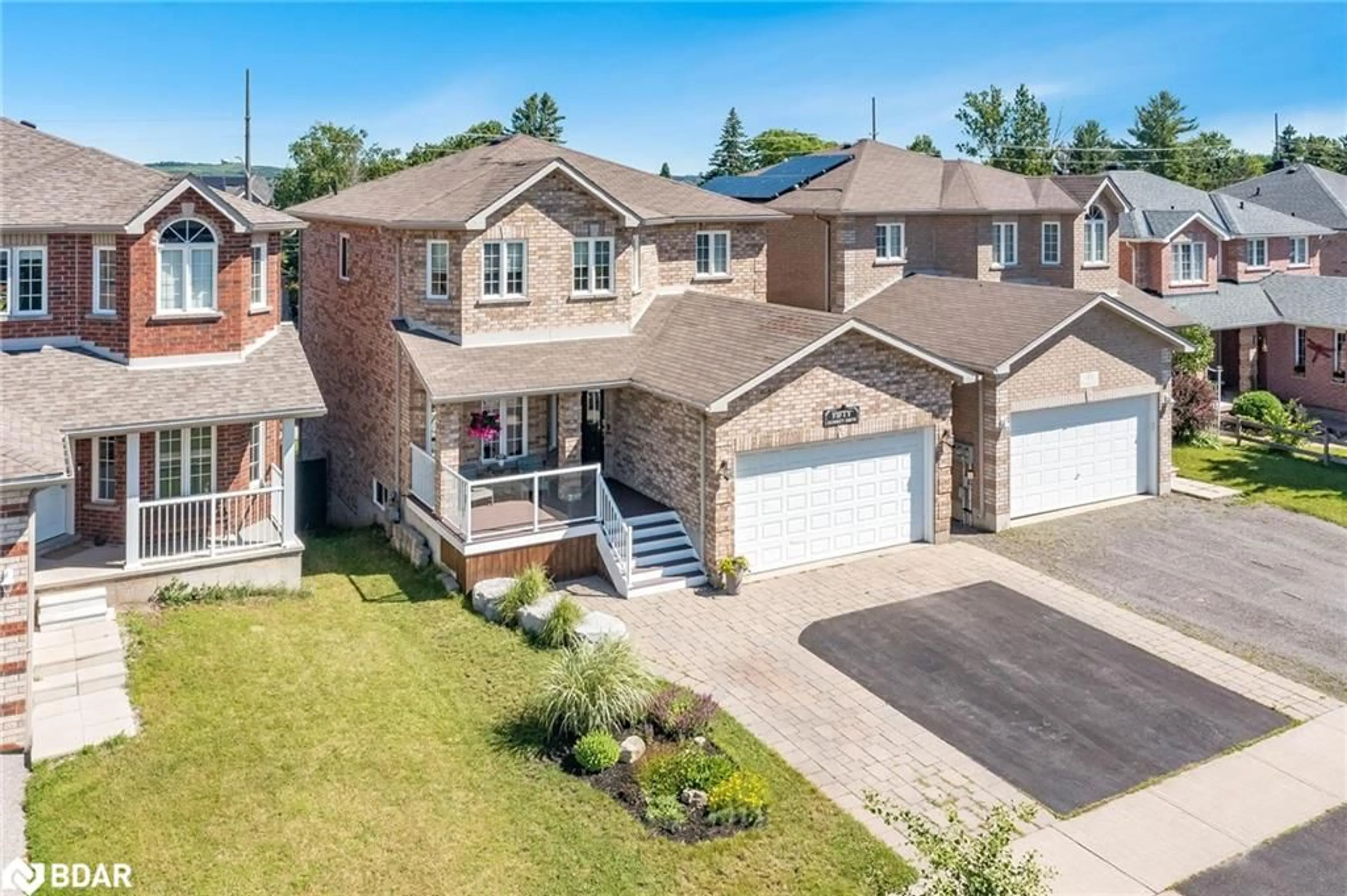 Frontside or backside of a home for 50 Dunnett Dr, Barrie Ontario L4N 0J6