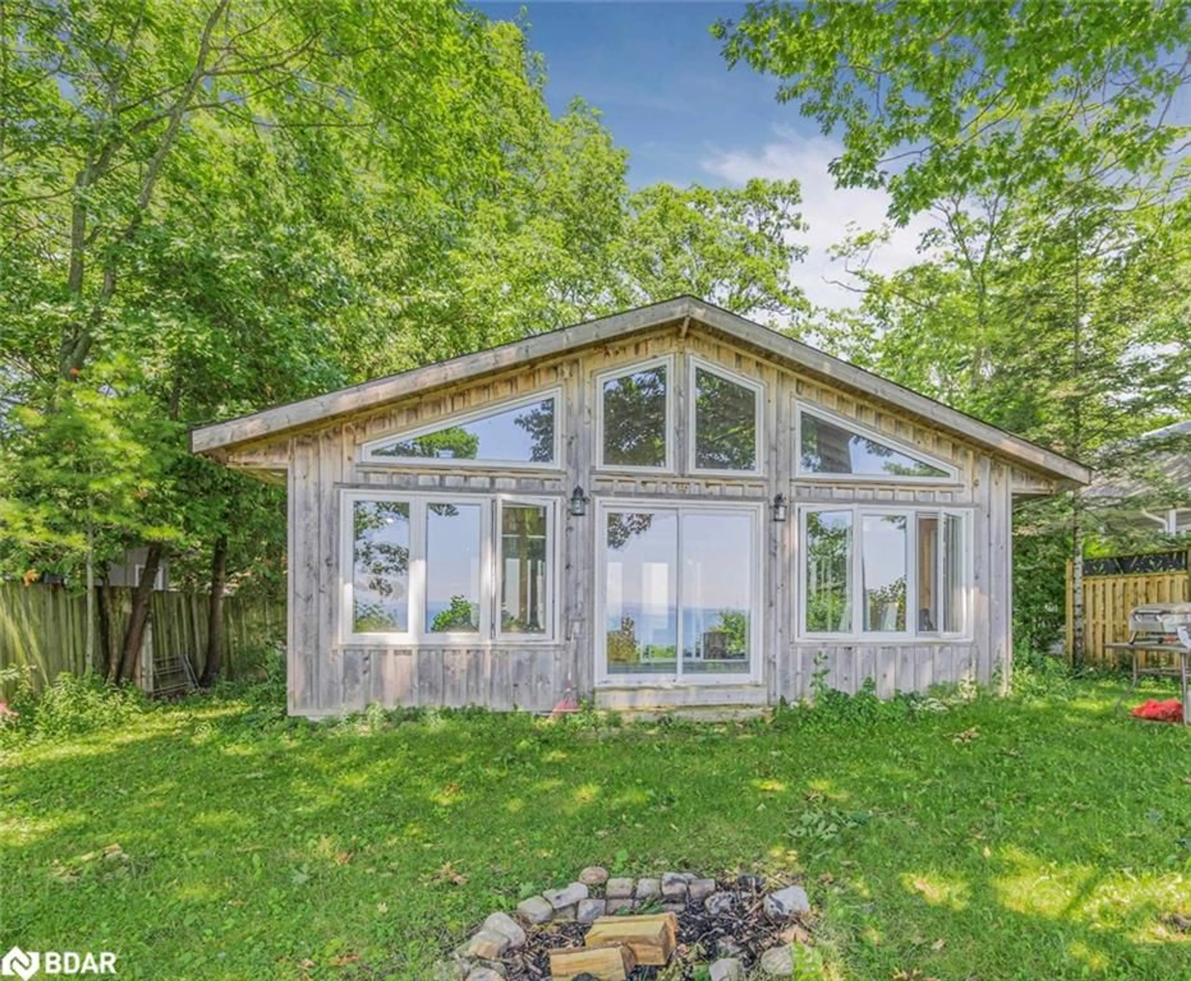 Cottage for 32 Willow Dr, Tiny Ontario L0L 1P1