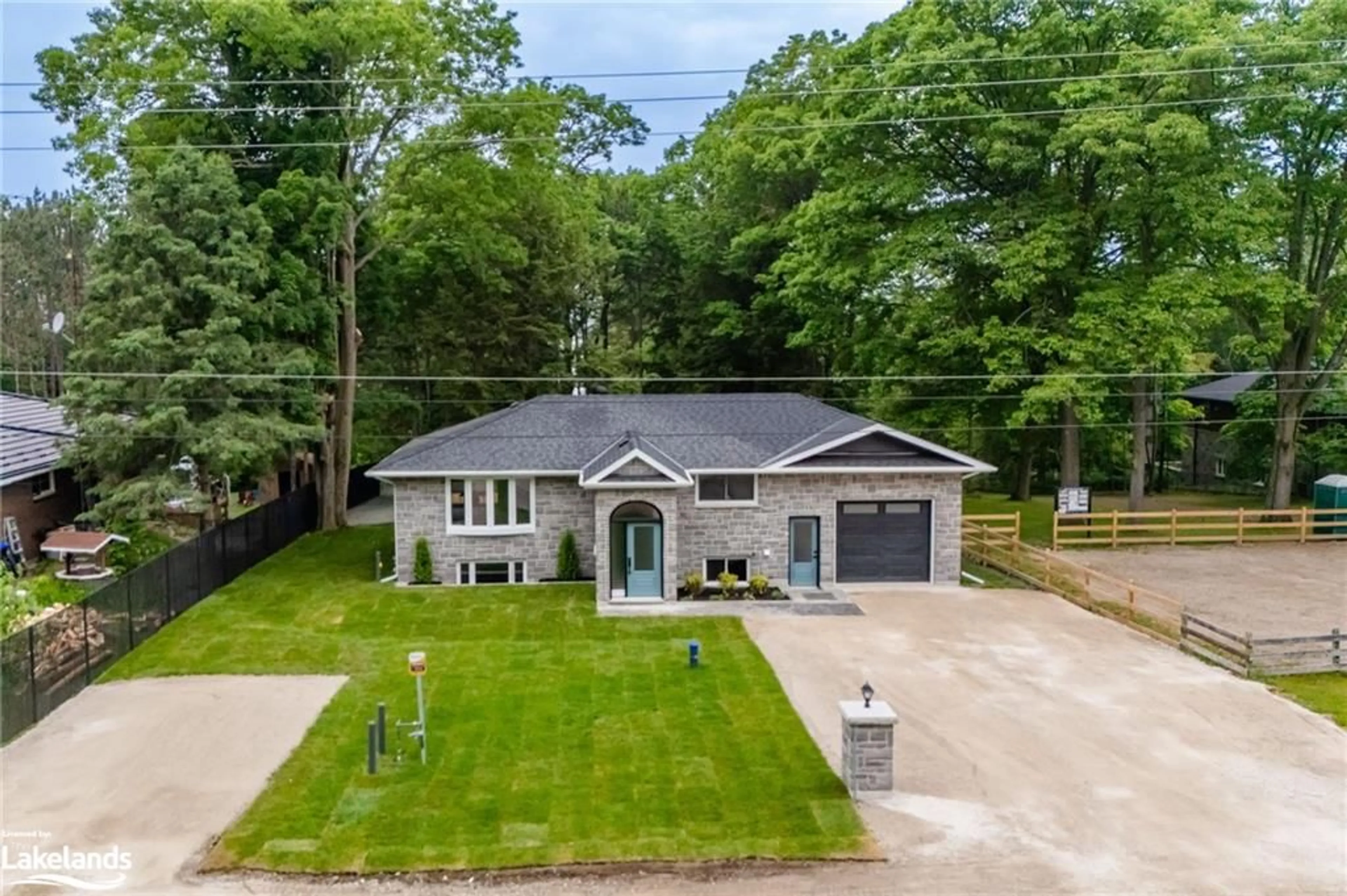 Frontside or backside of a home for 2386 South Orr Lake Rd, Springwater Ontario L0L 1P0