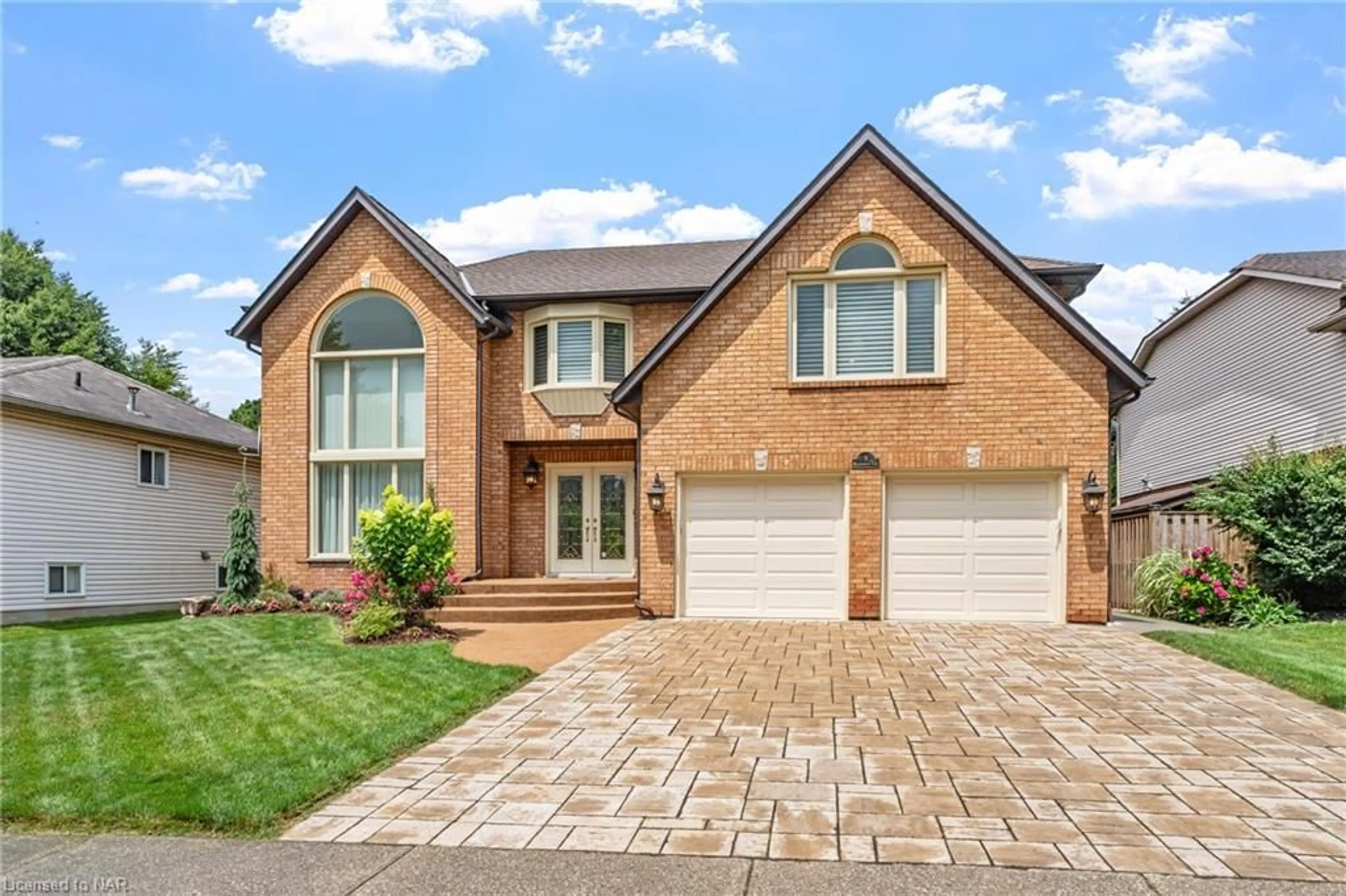 Home with brick exterior material for 9 Meadowbrook Lane, Pelham Ontario L0S 1E4