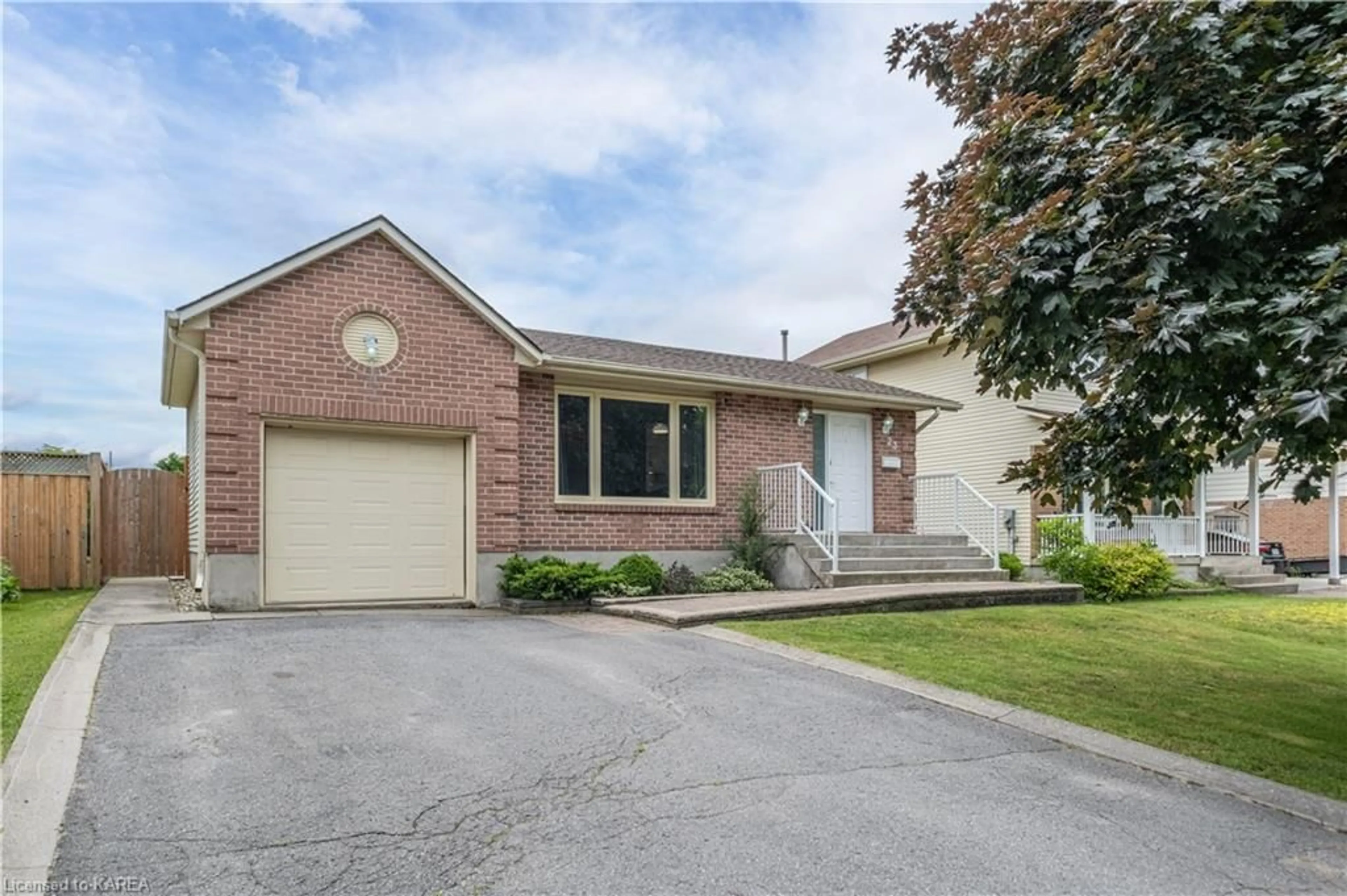 Frontside or backside of a home for 23 Douglas Ave, Kingston Ontario K7K 6B5