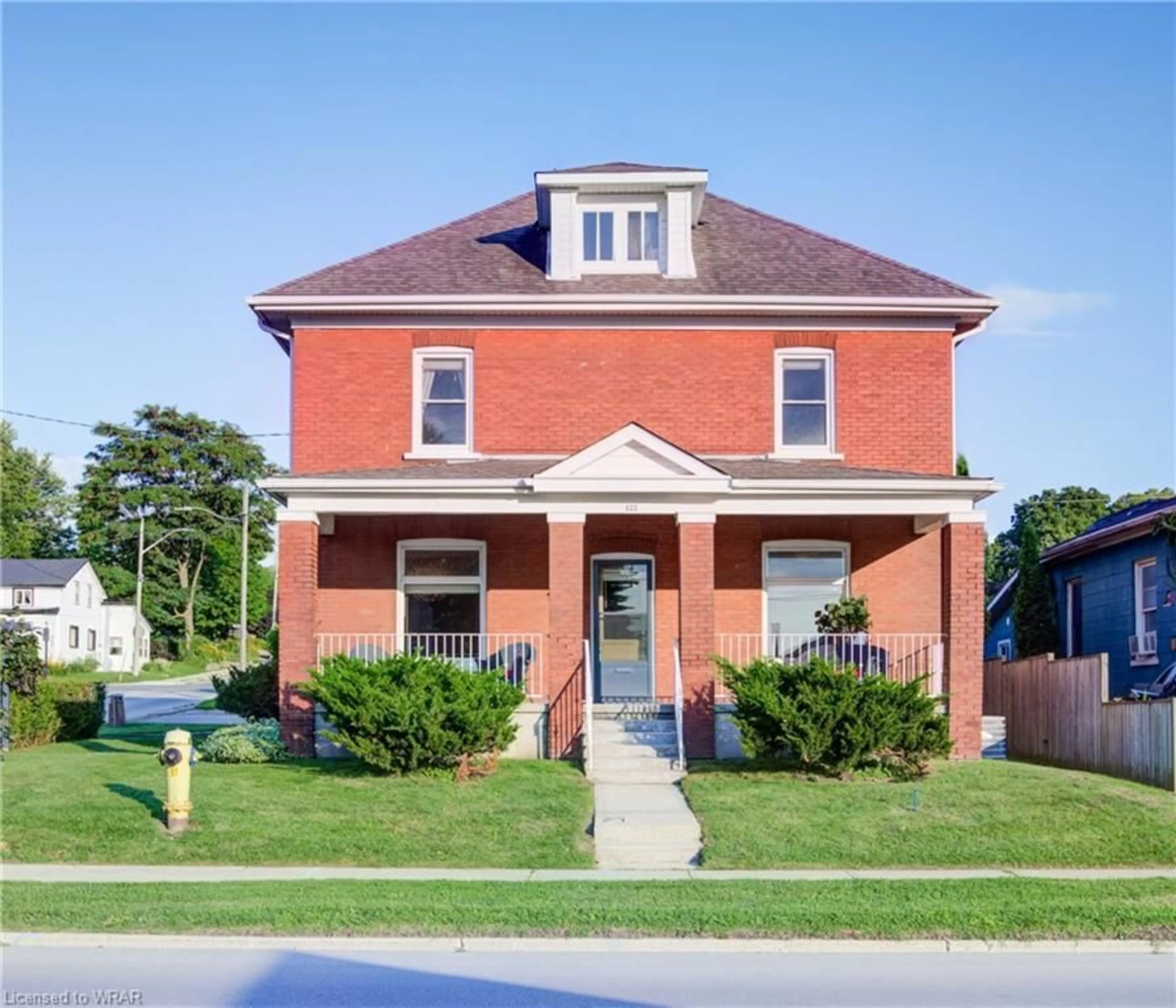 Home with brick exterior material for 122 Charles St, Ingersoll Ontario N5C 1J8