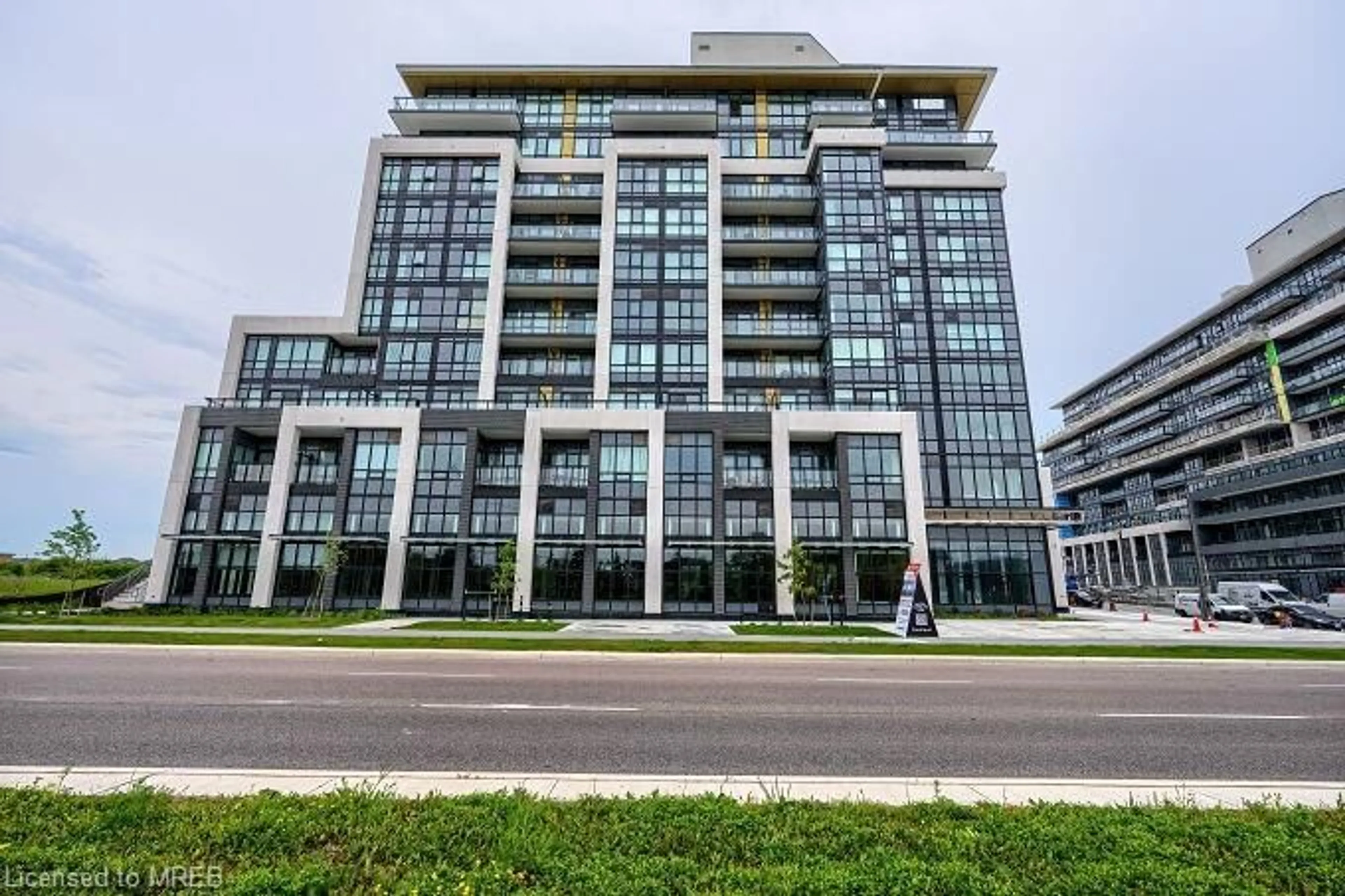 A pic from exterior of the house or condo for 405 Dundas St #202, Oakville Ontario L6M 5P9