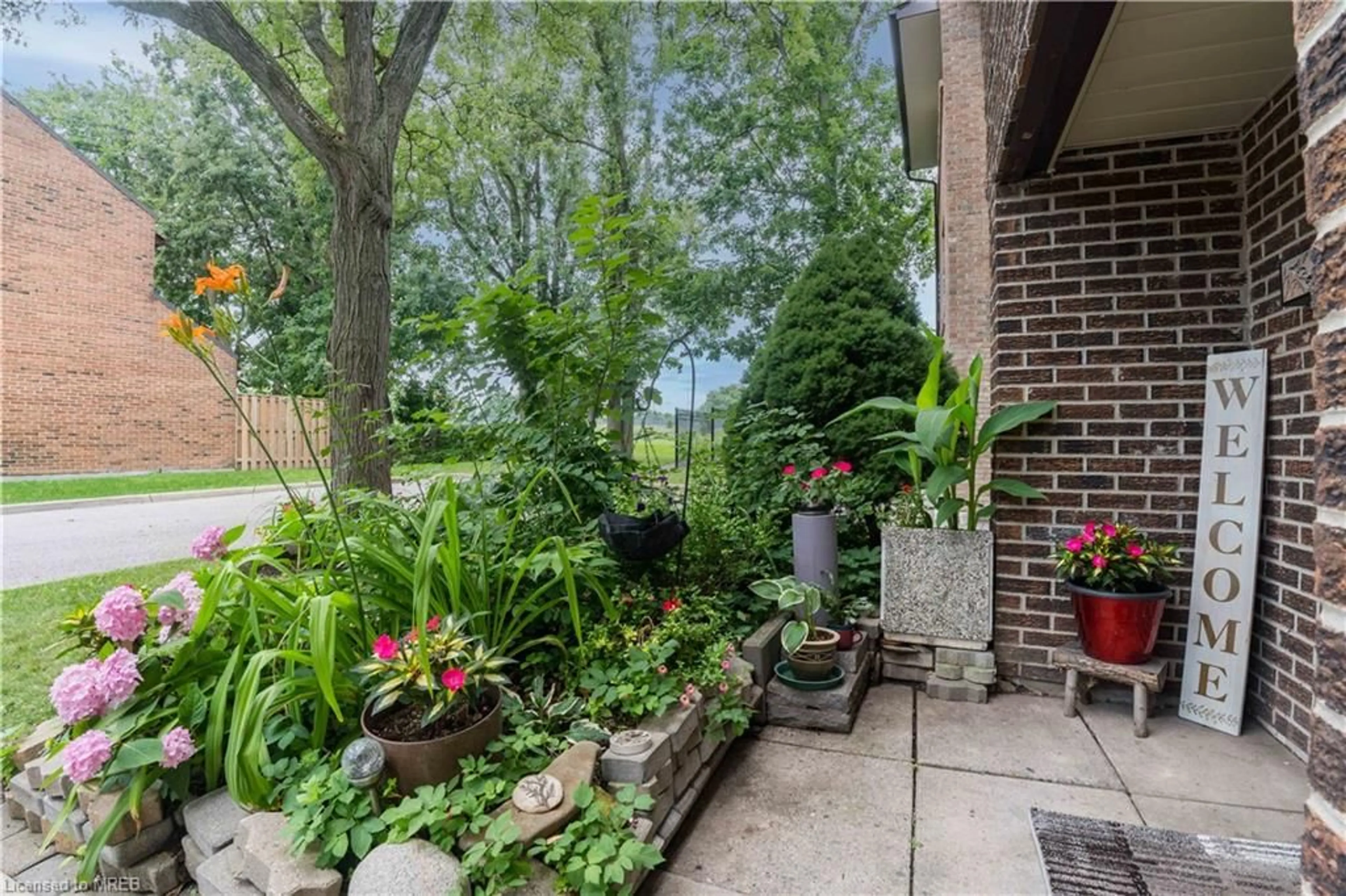Patio for 2020 South Millway #27, Mississauga Ontario L5L 1K2