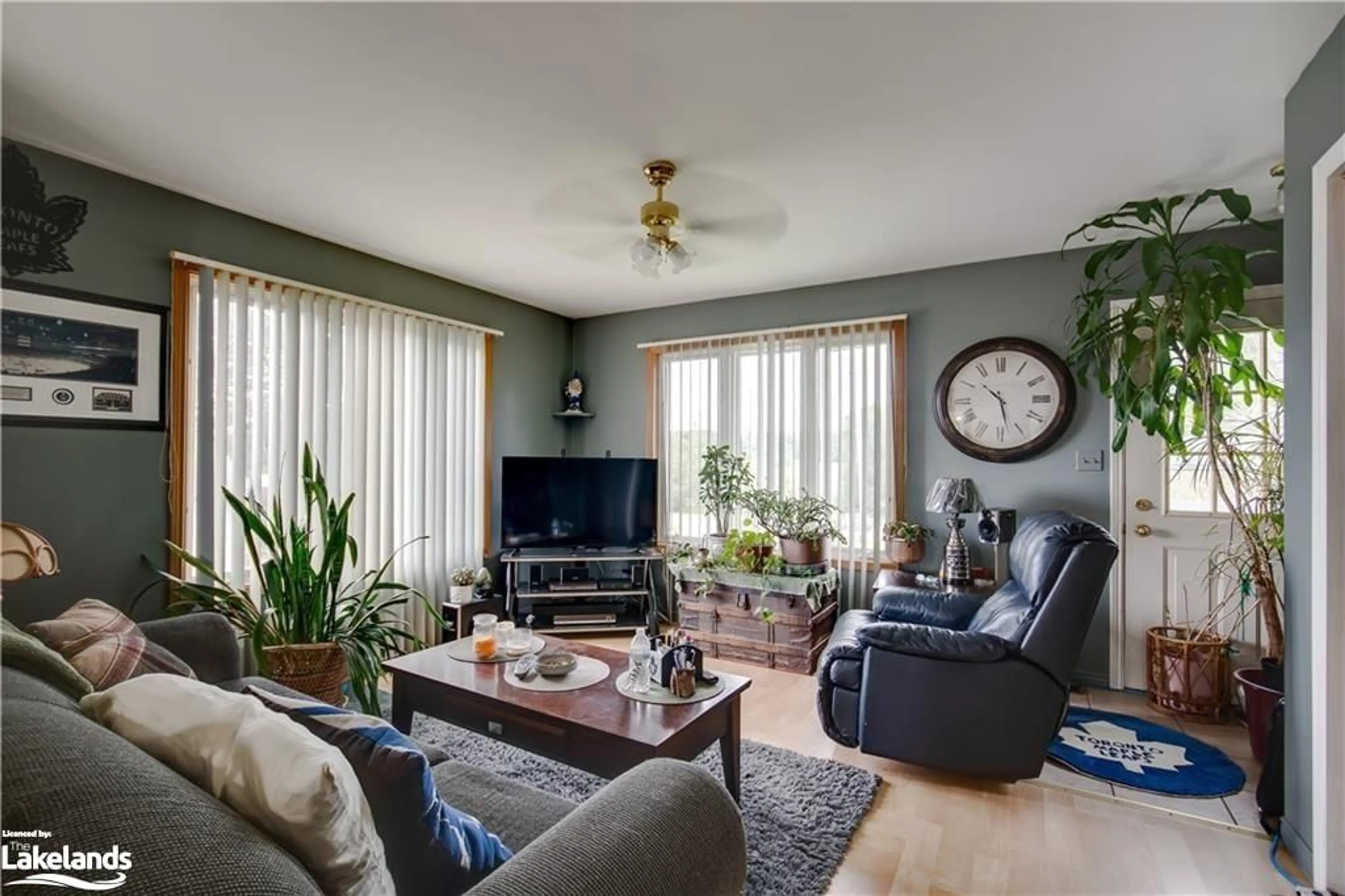 Living room for 1178 Fraserburg Rd, Bracebridge Ontario P1L 0G9