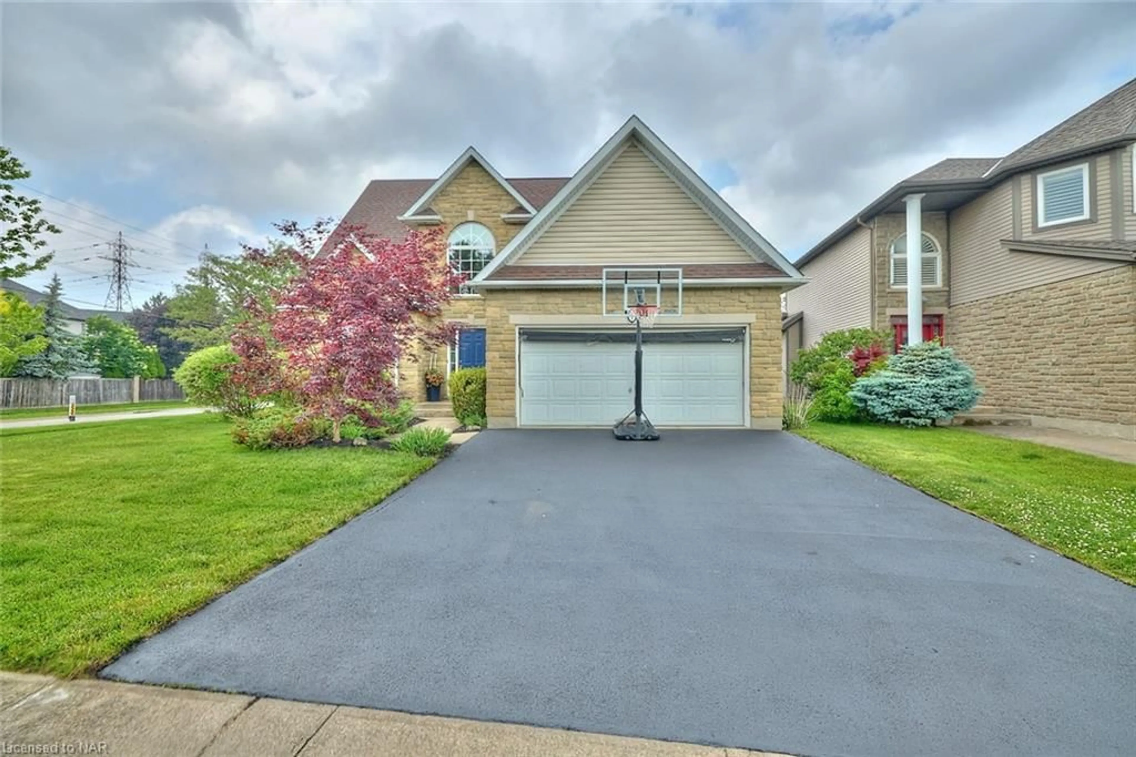 Frontside or backside of a home for 1 Addison Dr, St. Catharines Ontario L2S 4B7