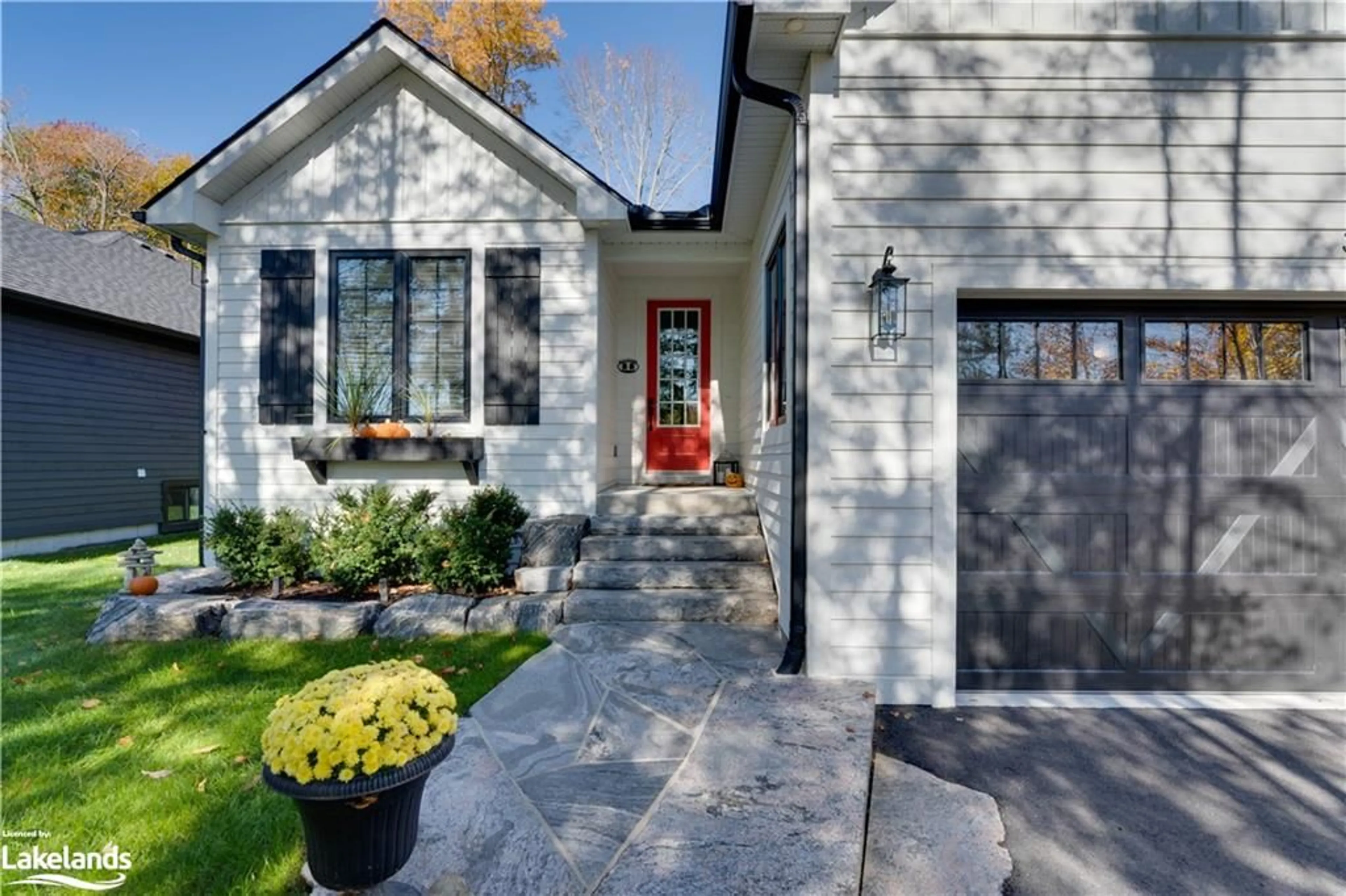 Home with brick exterior material for 362 Fraser St, Gravenhurst Ontario P1P 0A9