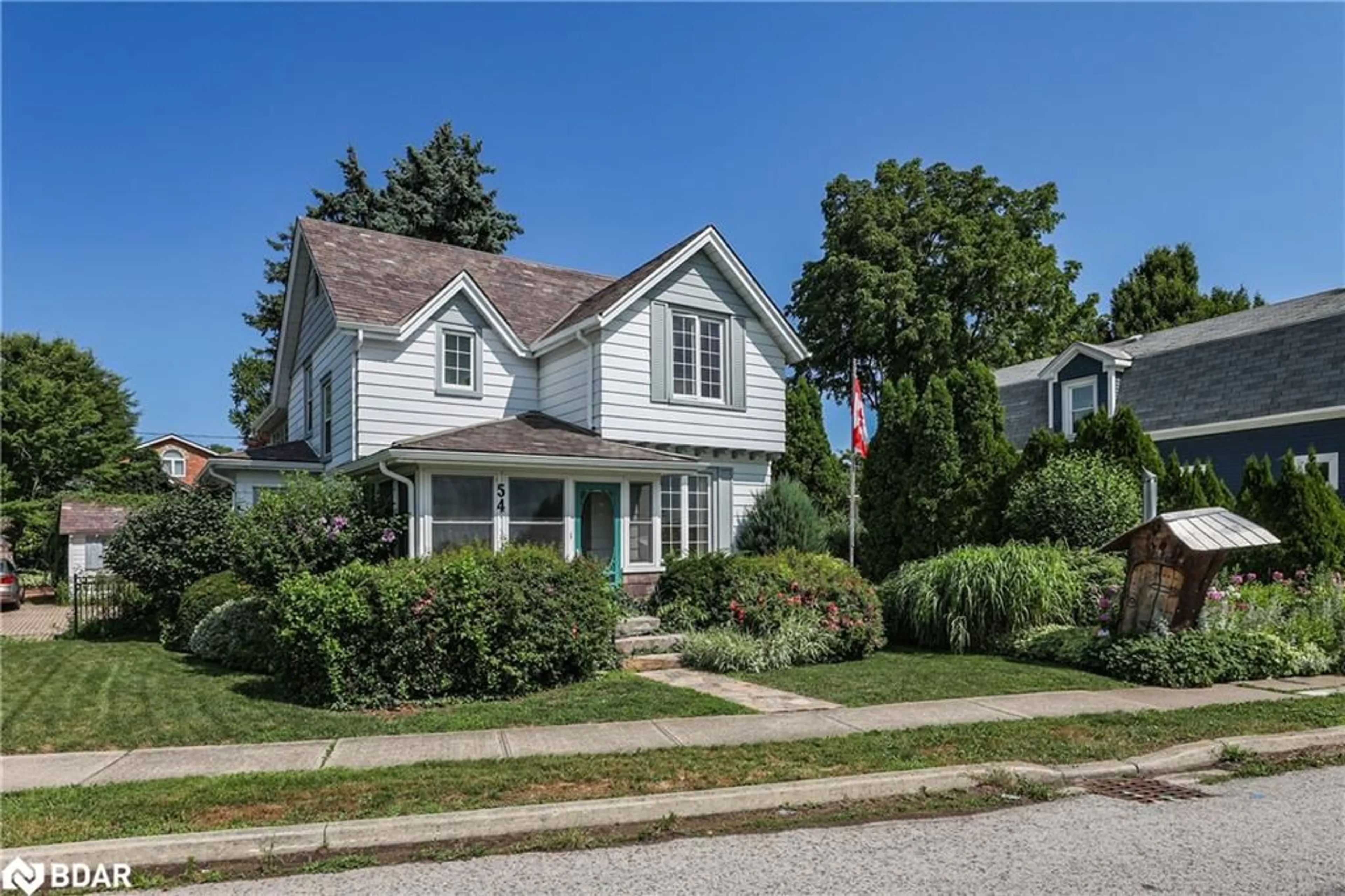 Frontside or backside of a home for 54 Canal St, St. Catharines Ontario L2N 4S9