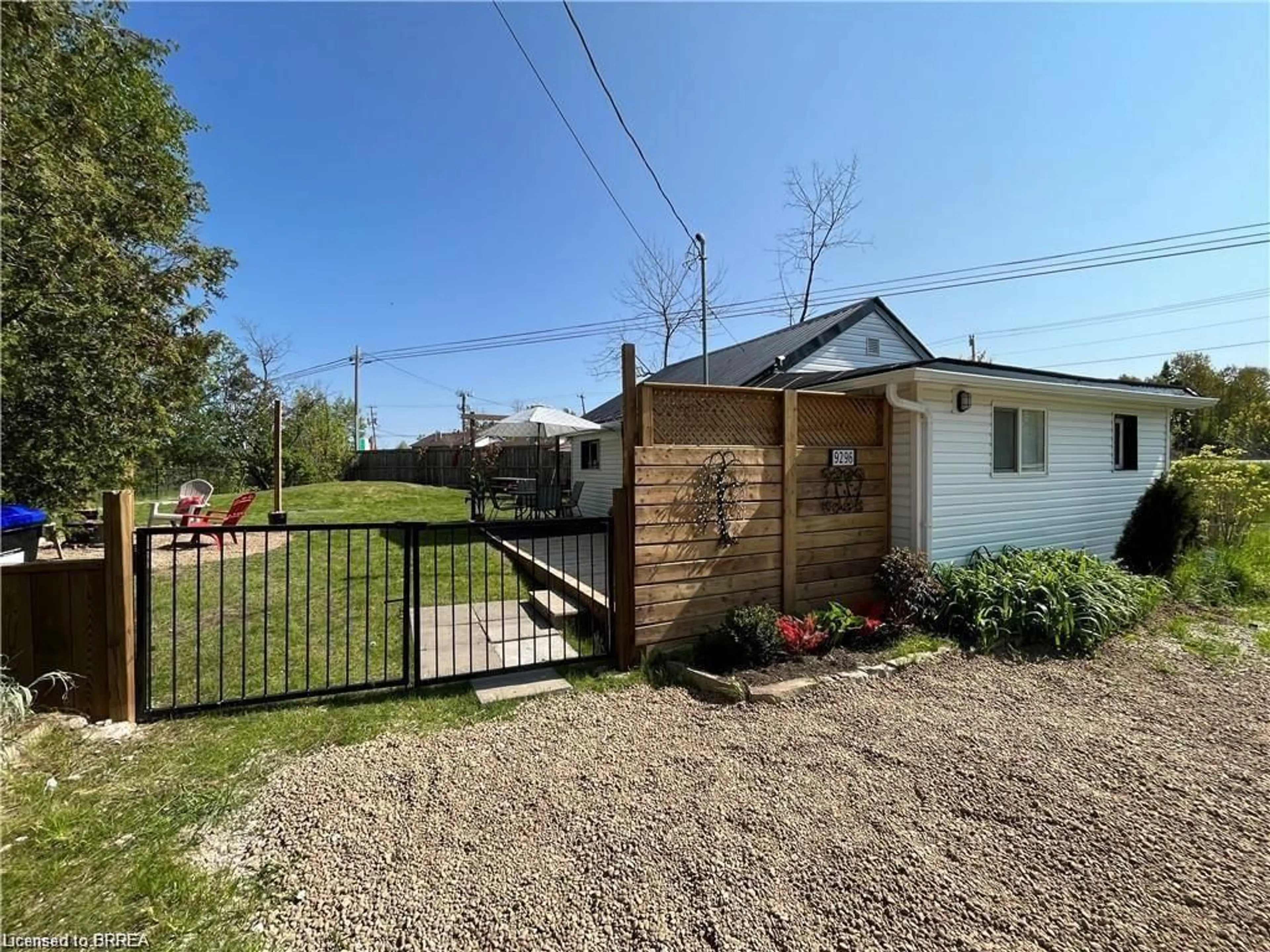 Fenced yard for 9296 Beachwood Rd, Collingwood Ontario L9Y 3Z1